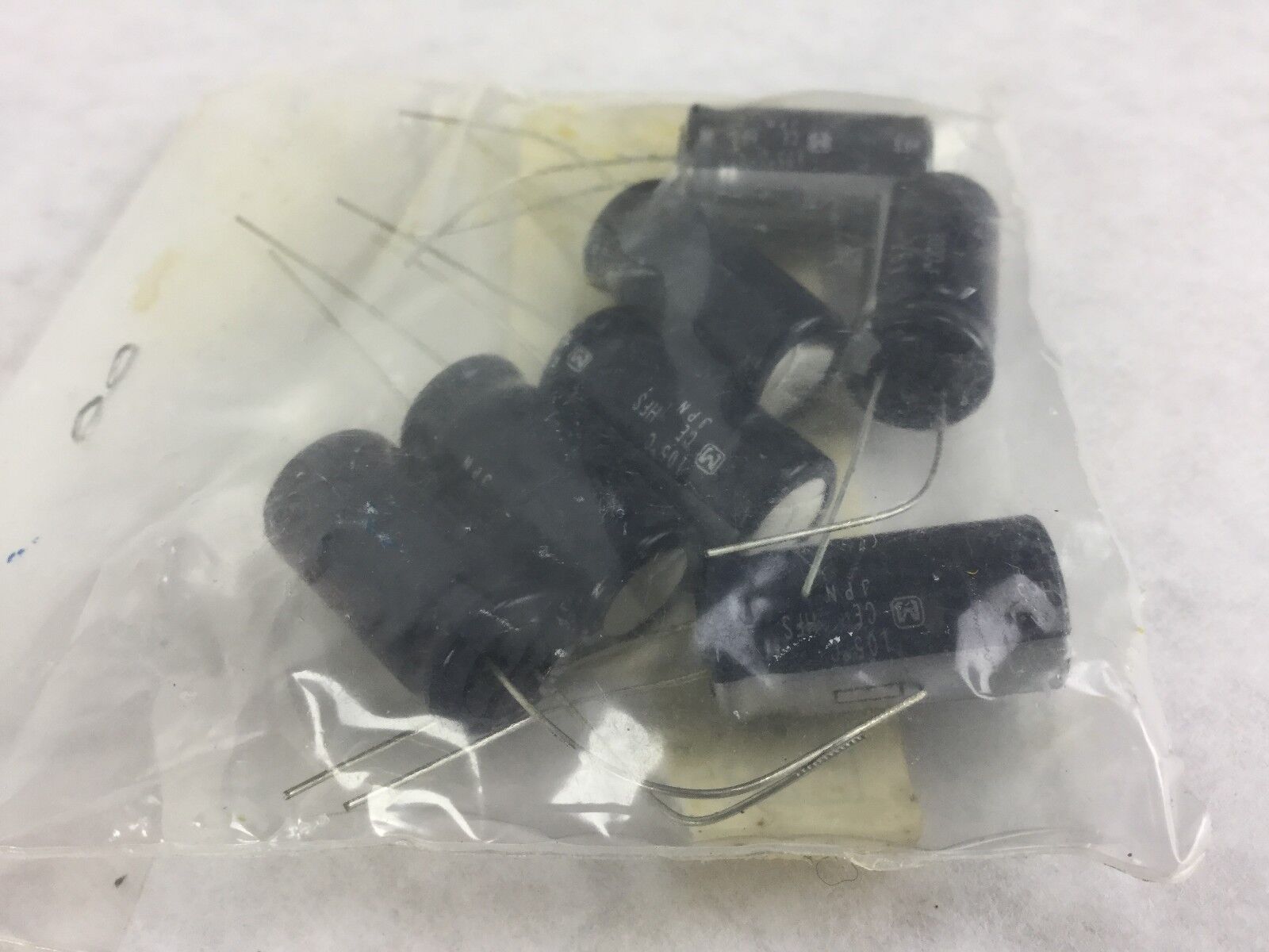 Capacitor 1000UF 16V HFS  P1215  Lot of 7  NEW