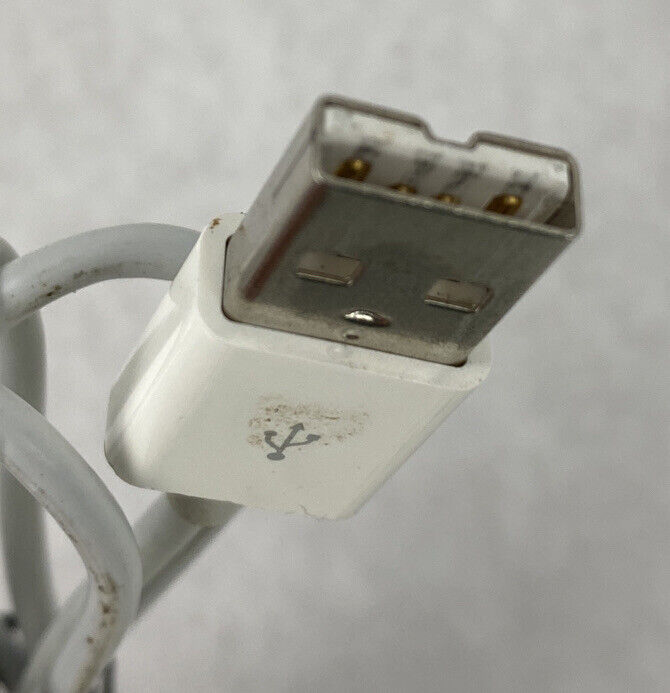 FOR PARTS Apple A1243 Wired USB MB110LL/A Keyboard w/ Genuine OEM Key Covers