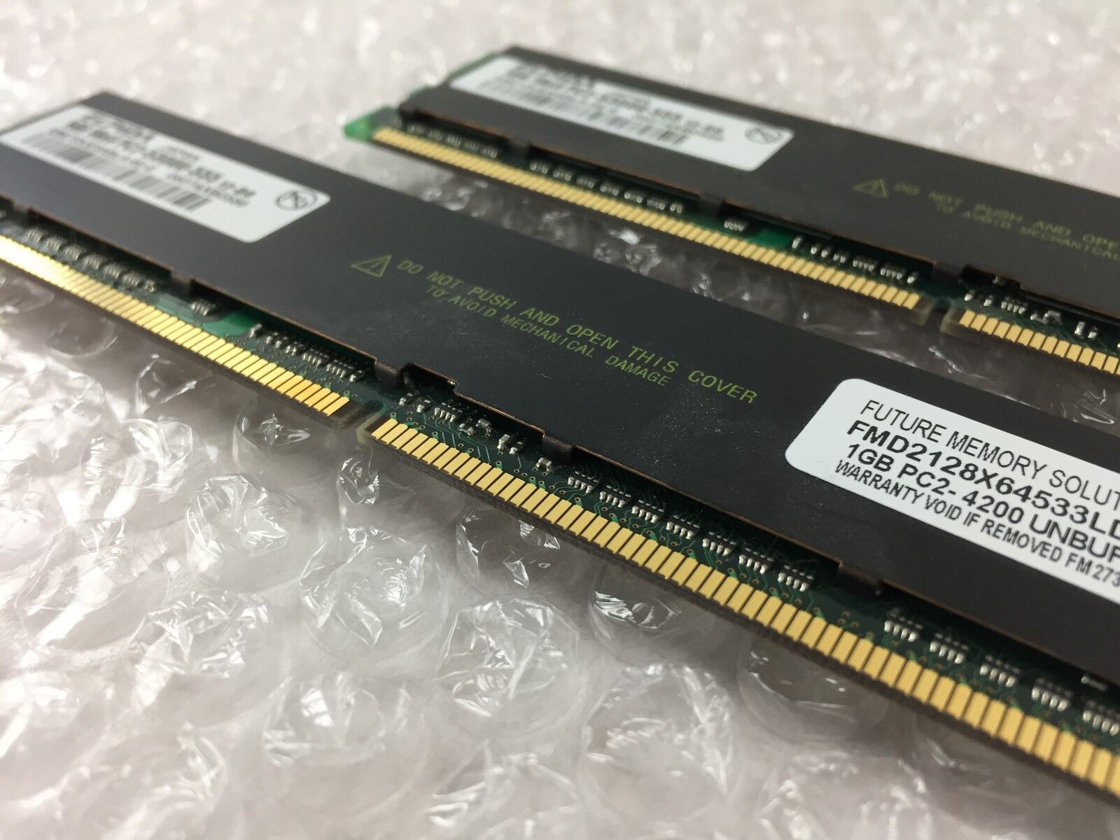 Elpida 2GB (2X1GB) PC2-5300U-555 EBE10UE8ABLA-6E-E Unbuffered Desktop RAM