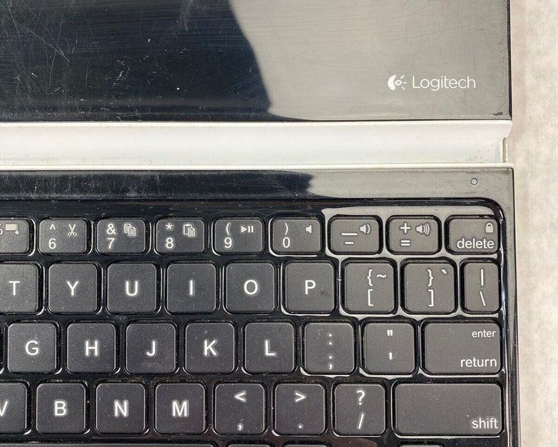 Logitech Y-R0032 Bluetooth Wireless Ultra Thin Keyboard Slim Cover iPad 2 3 4