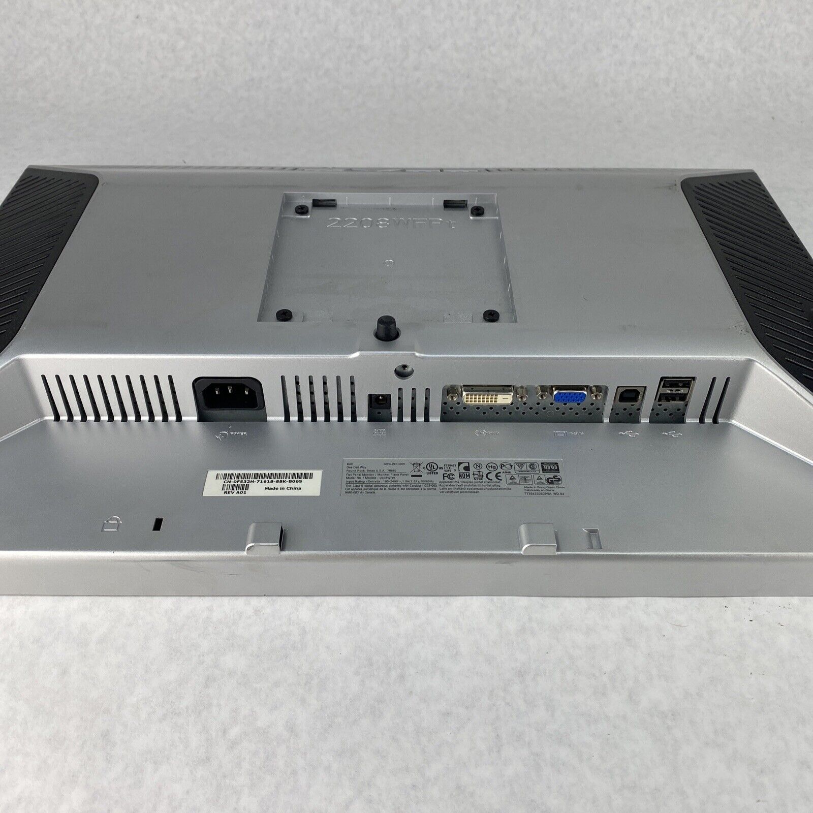 Dell 2208WFPT 22" WideScreen 1680 x 1050 LCD Flat Panel Monitor GRADE B 0F532H