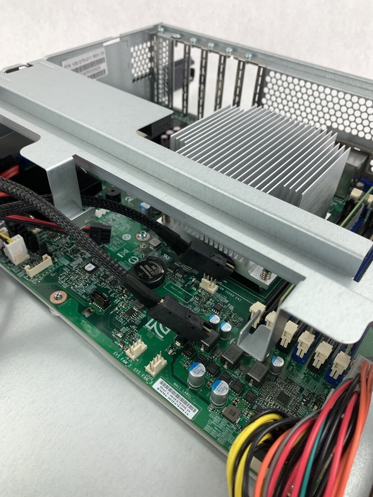 EMC Isilon X210 Server S14FP E5-2407V2 2.4 GHz 24 GB Ram No HDD No OS
