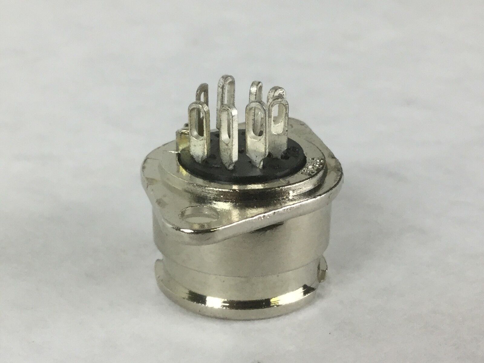 PREH, LKG PANEL MNT REC FE
