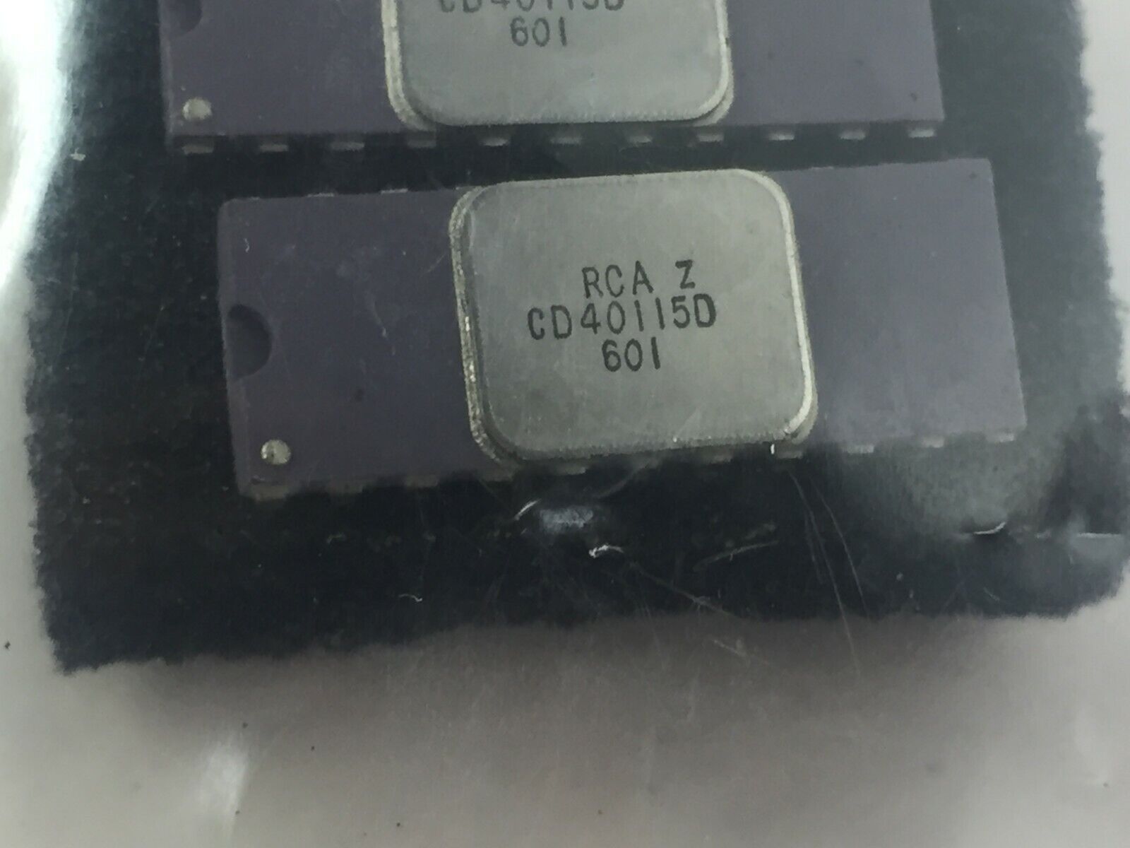 (4)  RCA CD40115D Integrated Circuit  Lot of 4