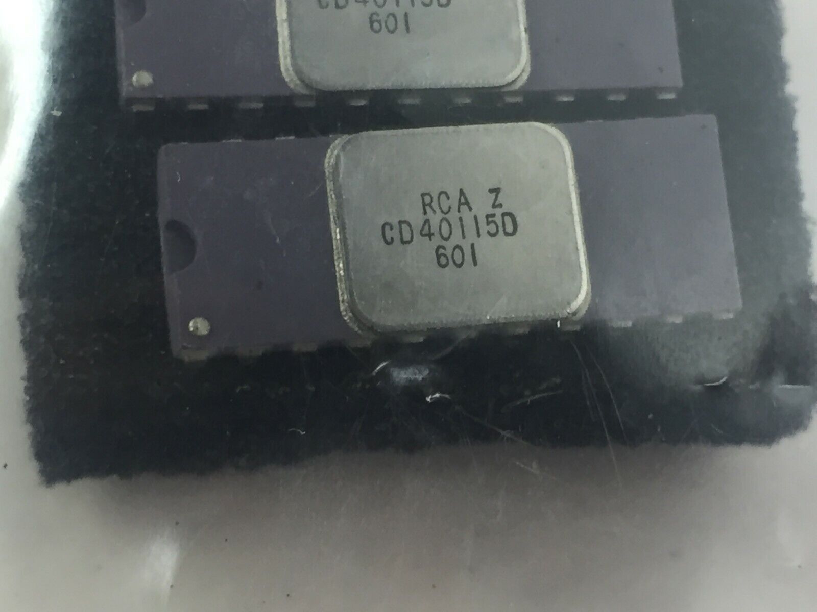 (4)  RCA CD40115D Integrated Circuit  Lot of 4
