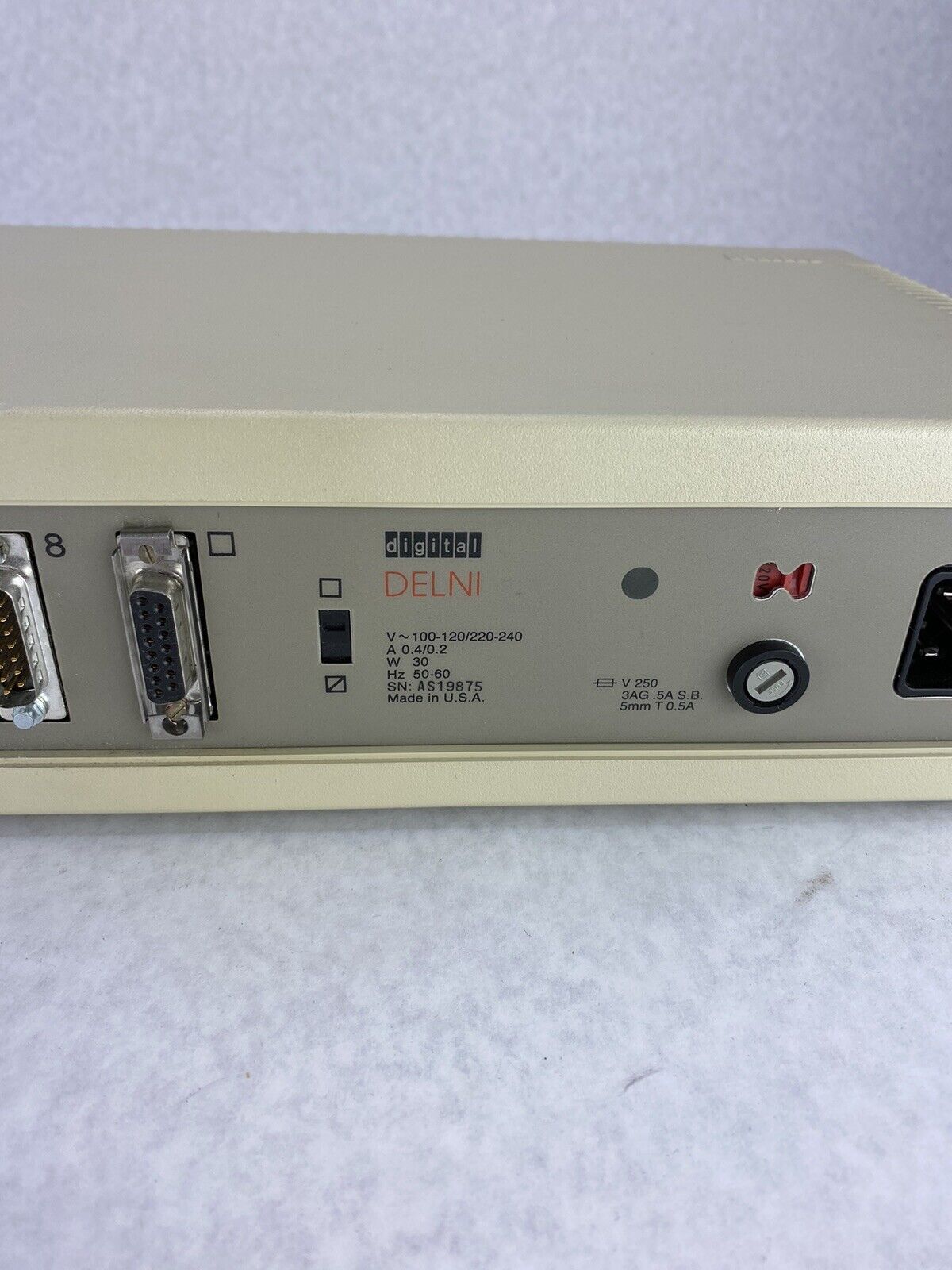 Digital DELNI-AA 8-Port Network Hub w/DECXM-M.C01 Transceiver + Misc. Cables