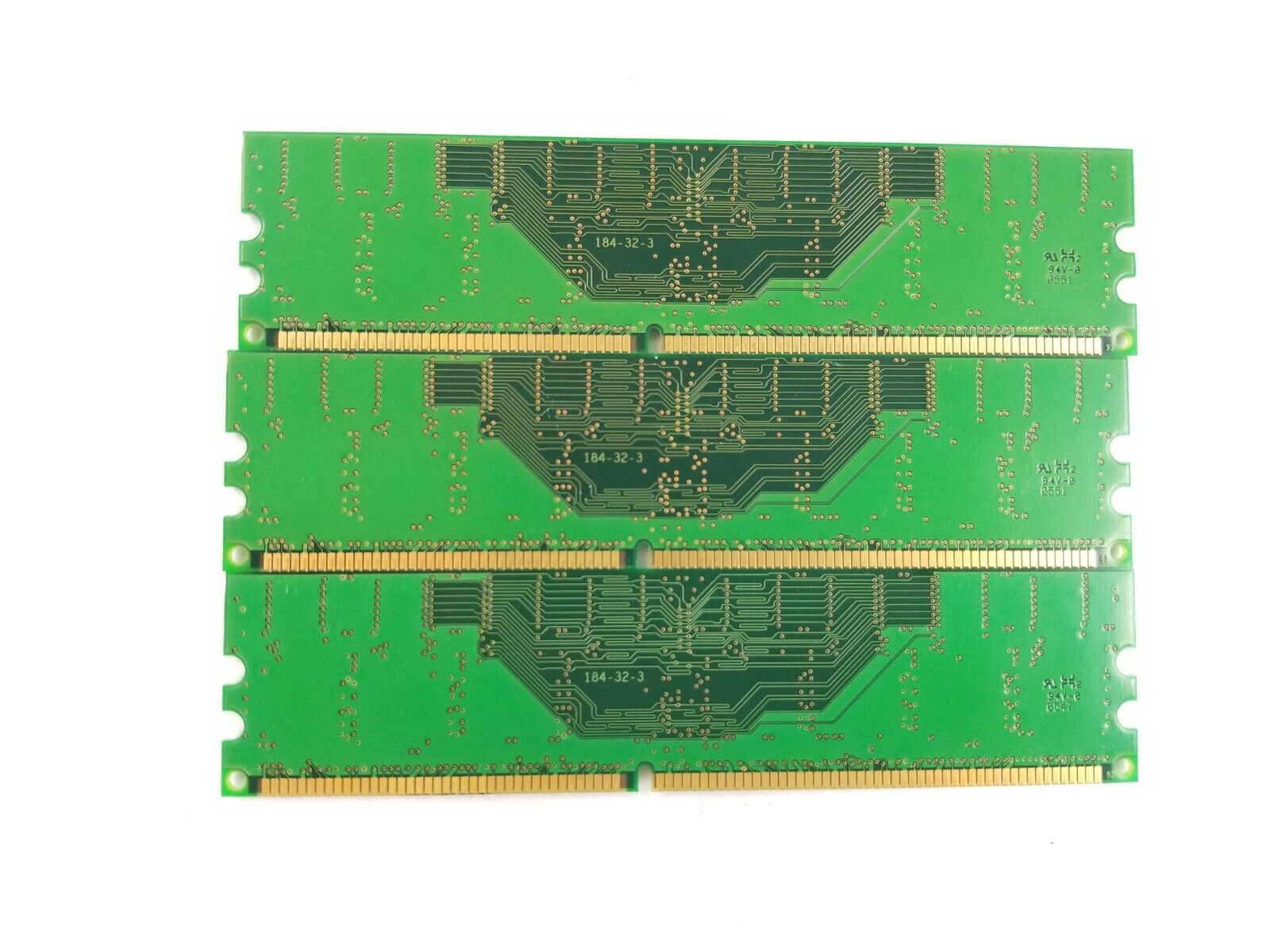 Lot of (3) Infineon HYD64D32300HU-5-C 256MB DDR 400 CL3 PC3200U-30330-A0