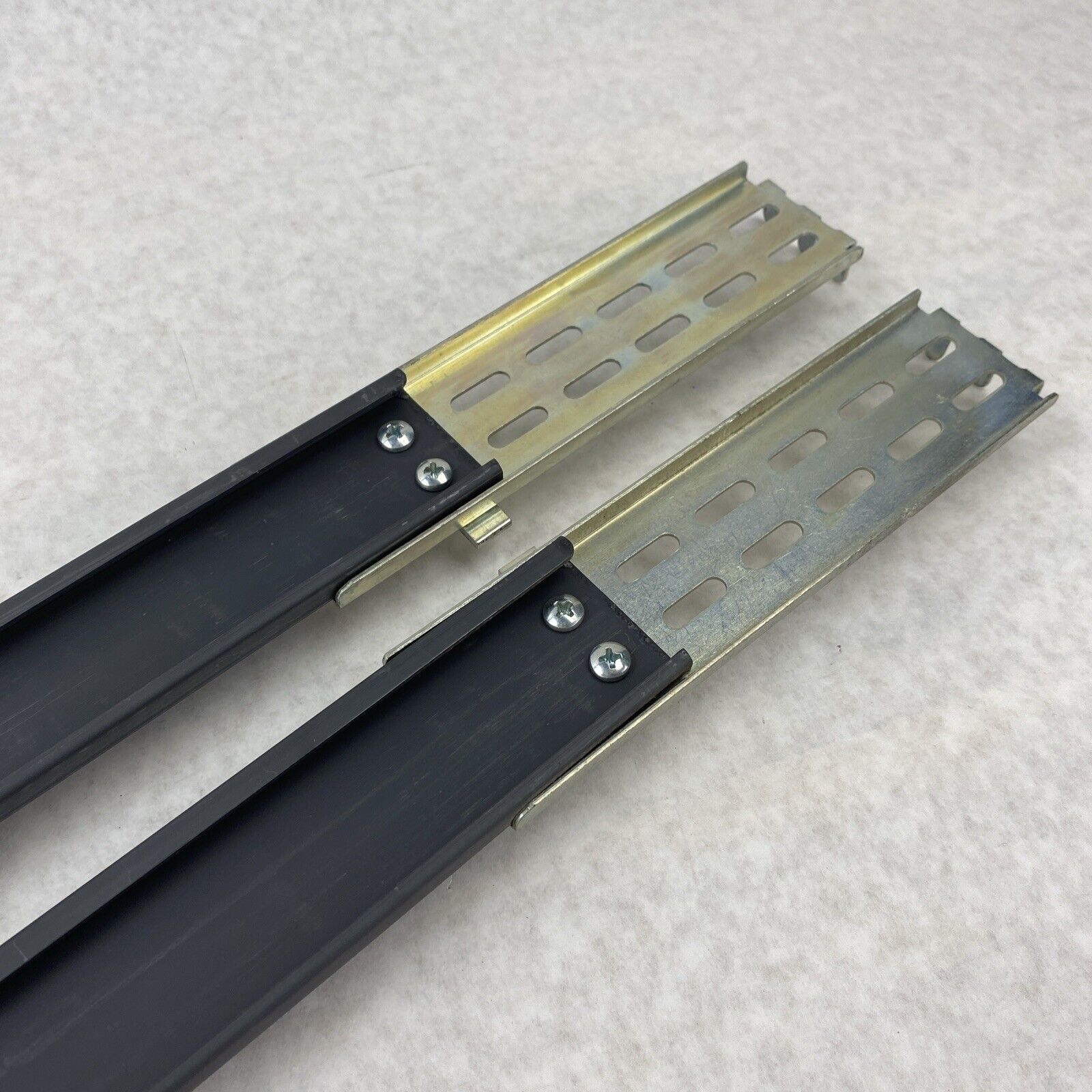 General Devices CC3001-99-0400 Slide Rail Set