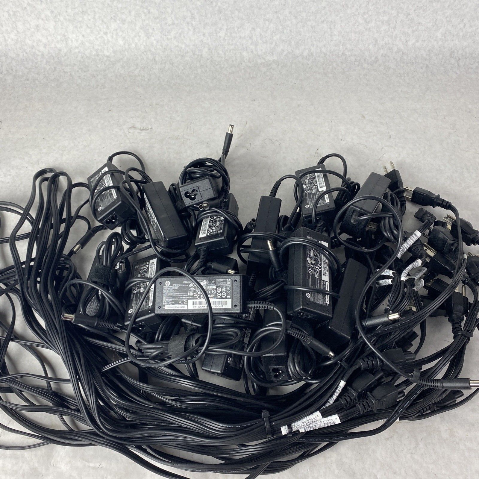 Lot of 15 HP AC Power Adapters PPP009C Laptop Charger 19.5V 65W