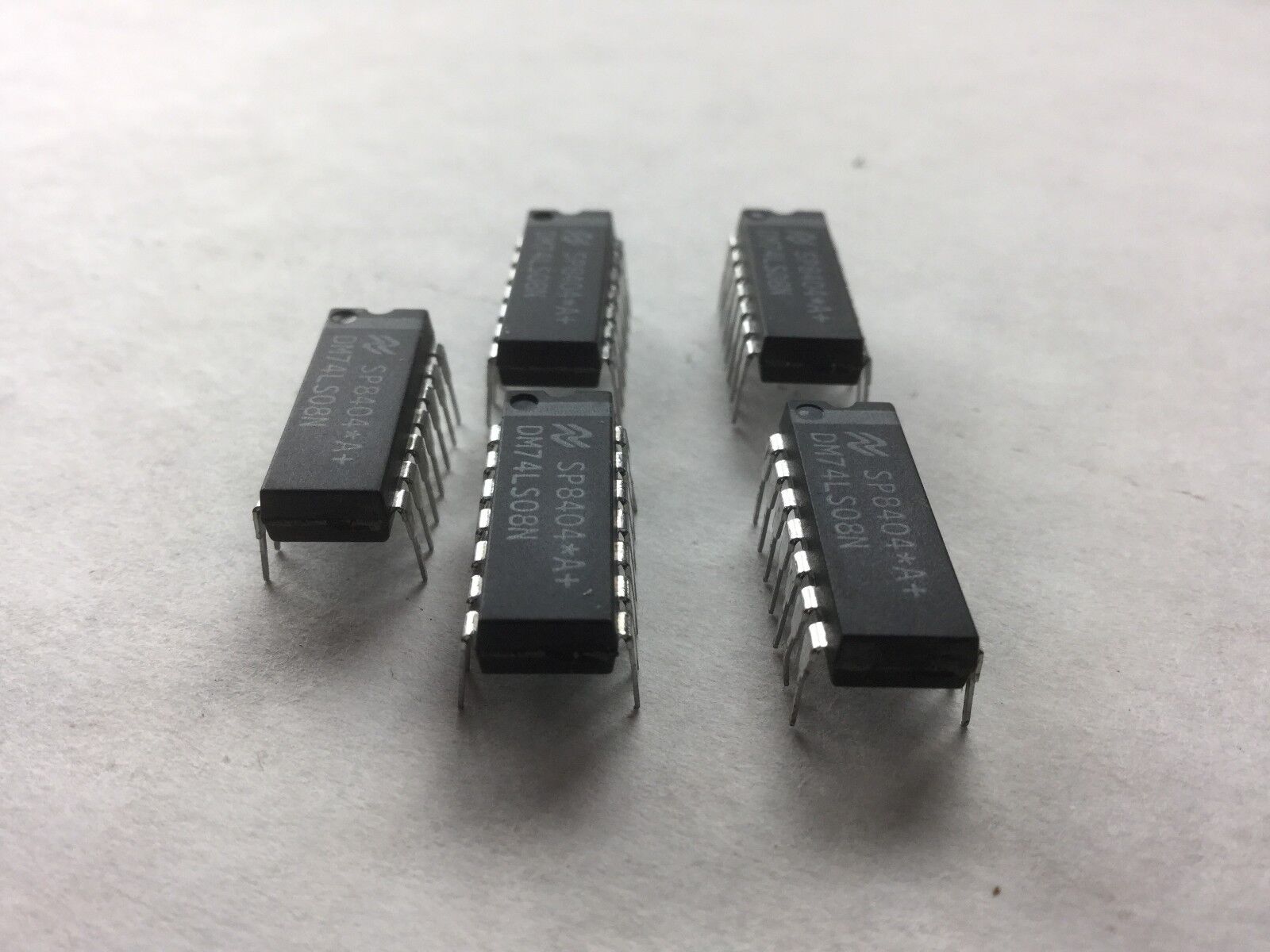 DM74LS08N (SP8404), 14 Pin Dip (Lot of 5) NEW