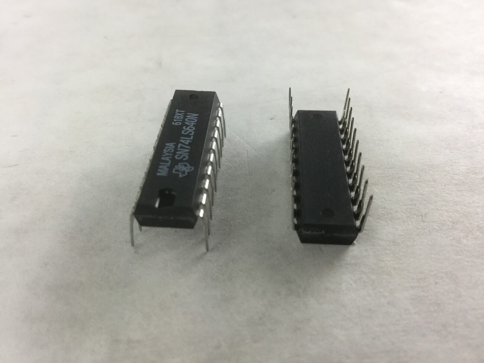 TEXAS SN74LS640N, IC BUS TRANSCEIVER 8BIT 20 DIP, Lot of 2