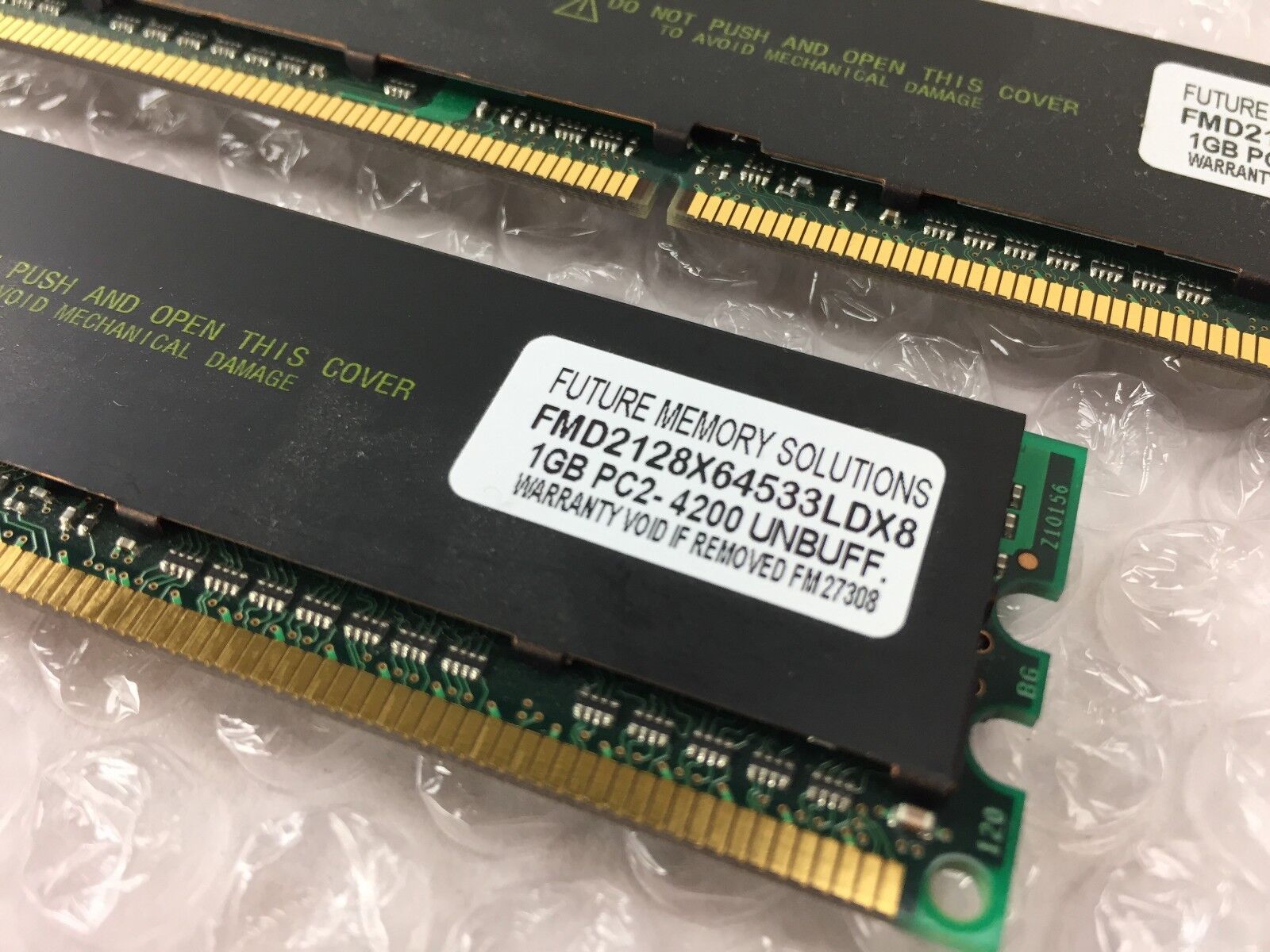 Elpida 2GB (2X1GB) PC2-5300U-555 EBE10UE8ABLA-6E-E Unbuffered Desktop RAM