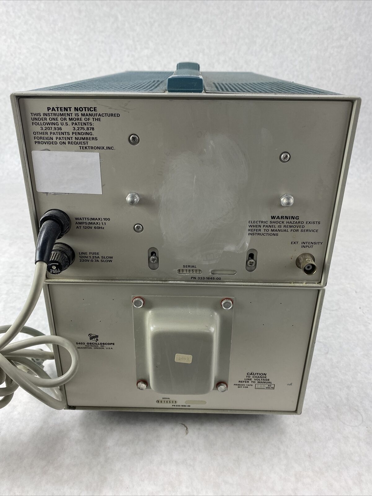 Tektronix 5403 Oscilloscope POWERS ON