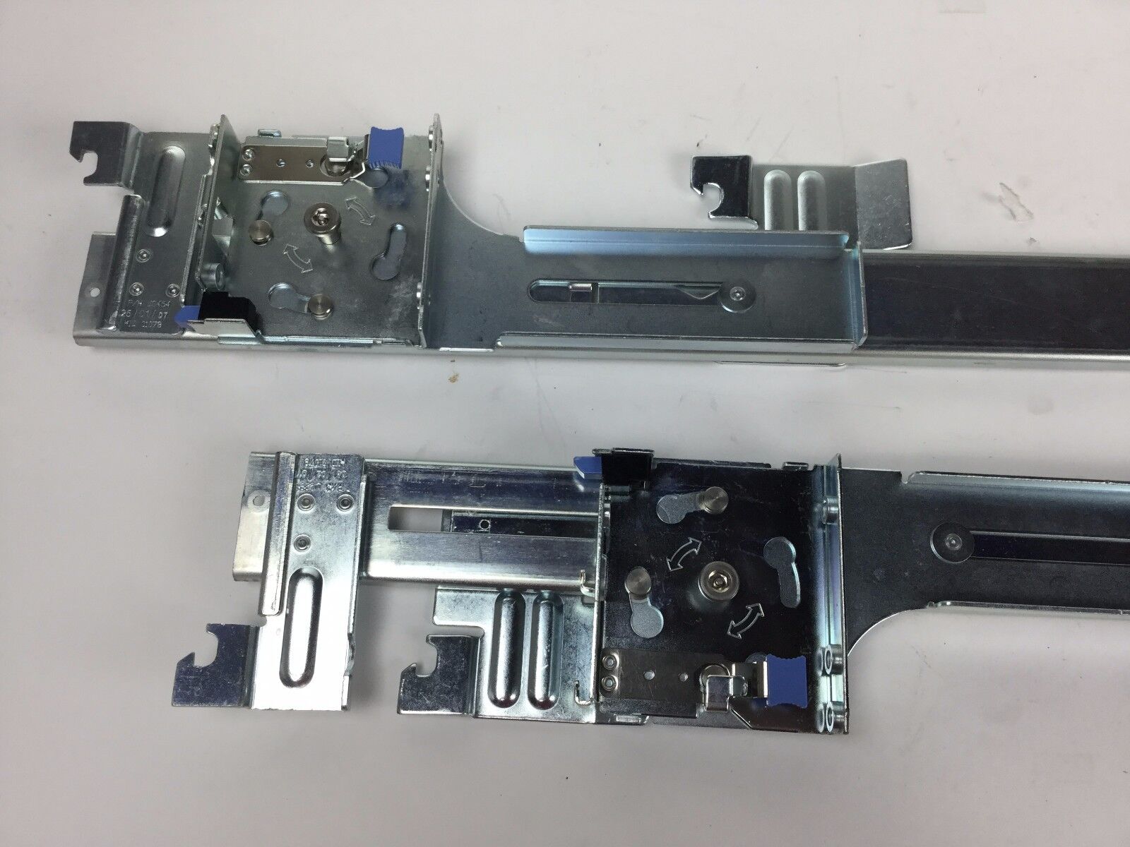 Dell PowerEdge Server Rails CN-0UN443-01078-72C-0332 Rev A00