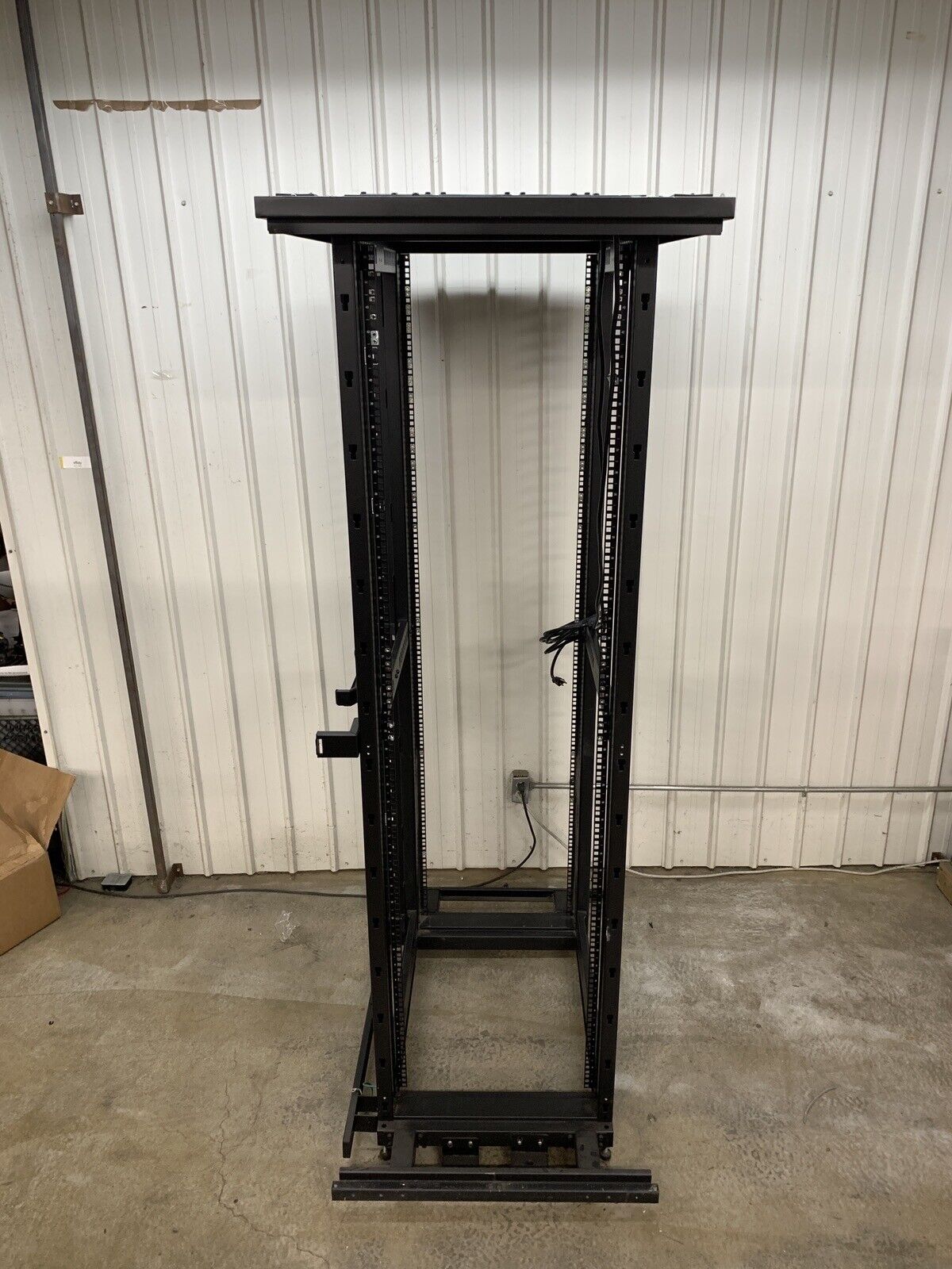 Siemen Vertipod Server Rack 45U Vp2-0AC111 Right Side No Panels