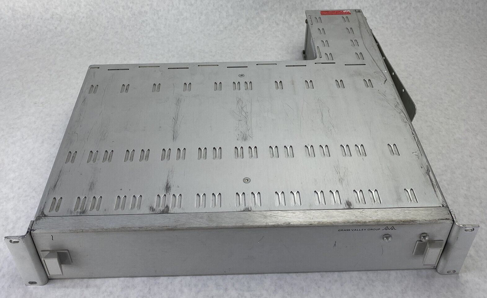 Grass Valley Group 8500 series with 8x model 8501 video DA boards