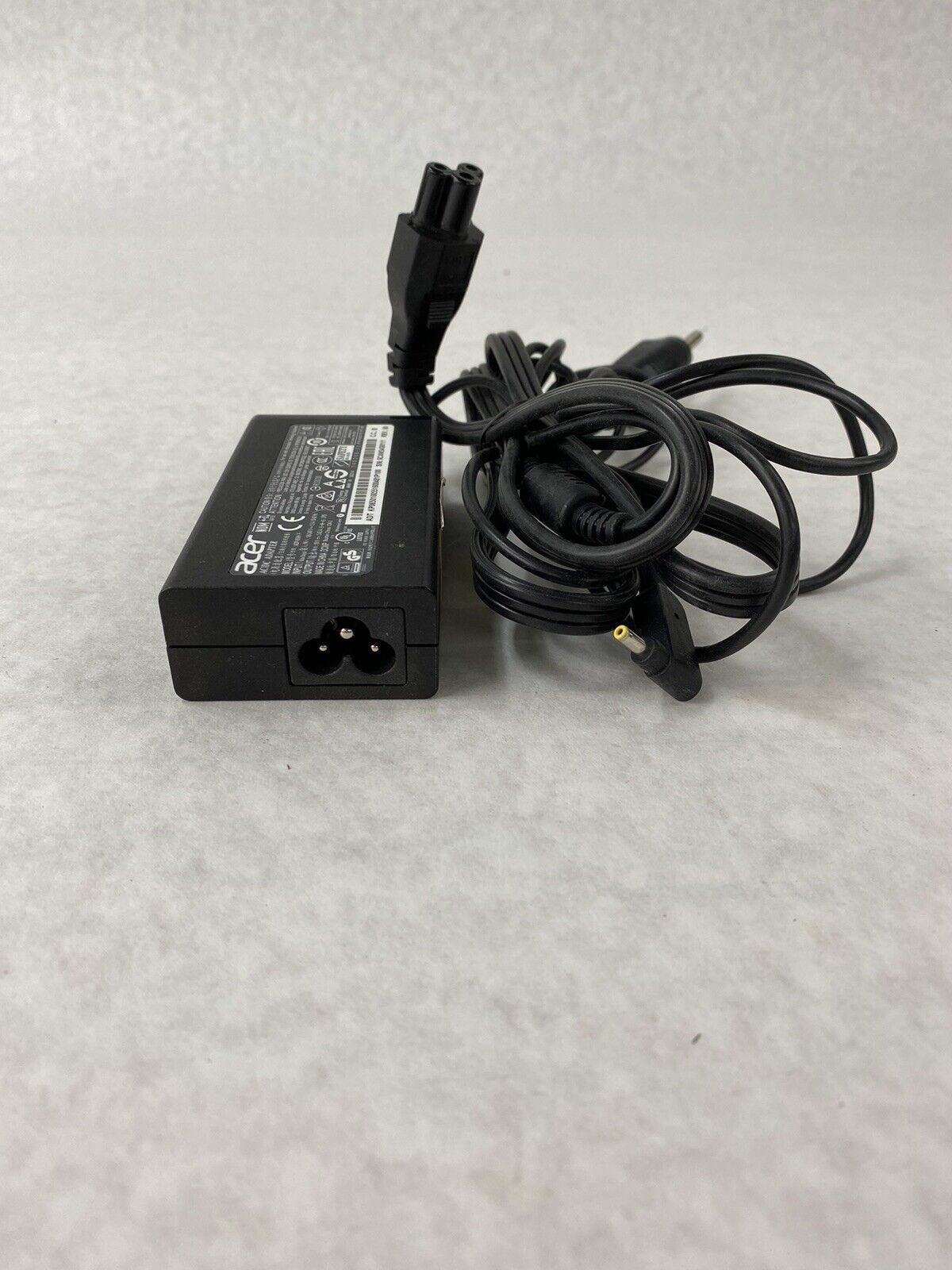 Acer ADP-65VH F 19V 3.42 A Laptop AC Adapter