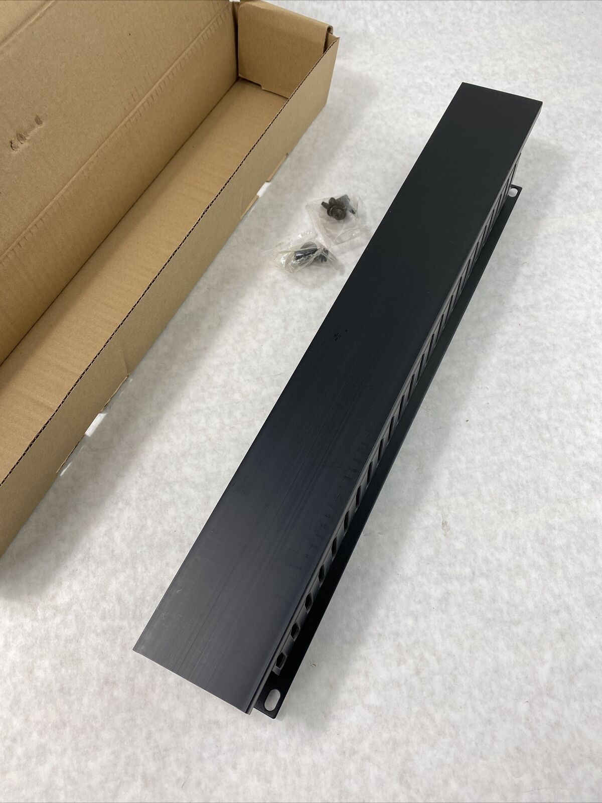 2U (3.5IN) horizontal cable management panel Black DF2 03746