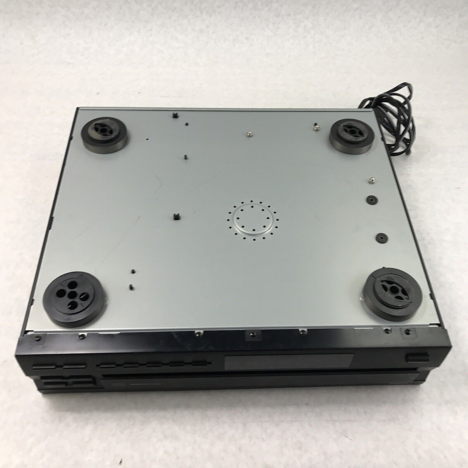 Yamaha CDC-565 DVD Player 20W 60Hz