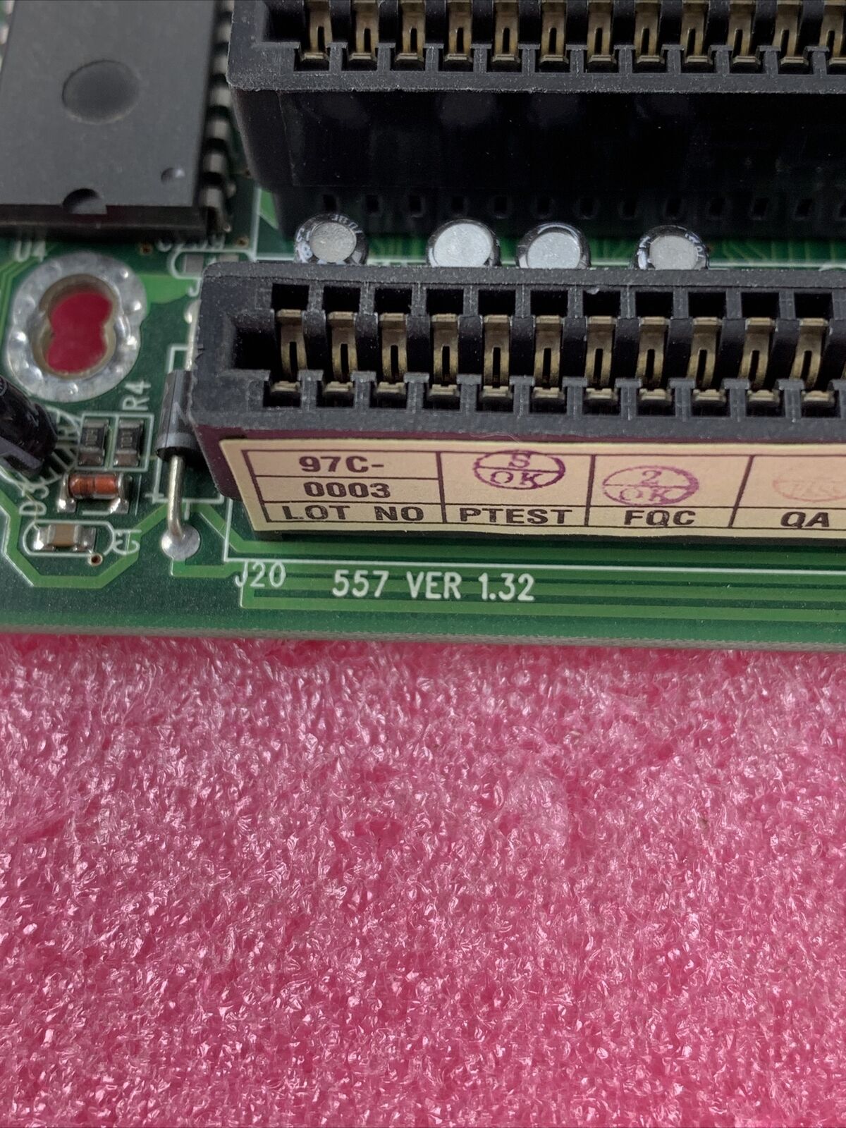 Shuttle 557 v1.32 Socket 7 Motherboard Intel Pentium 166MHz 64MB RAM
