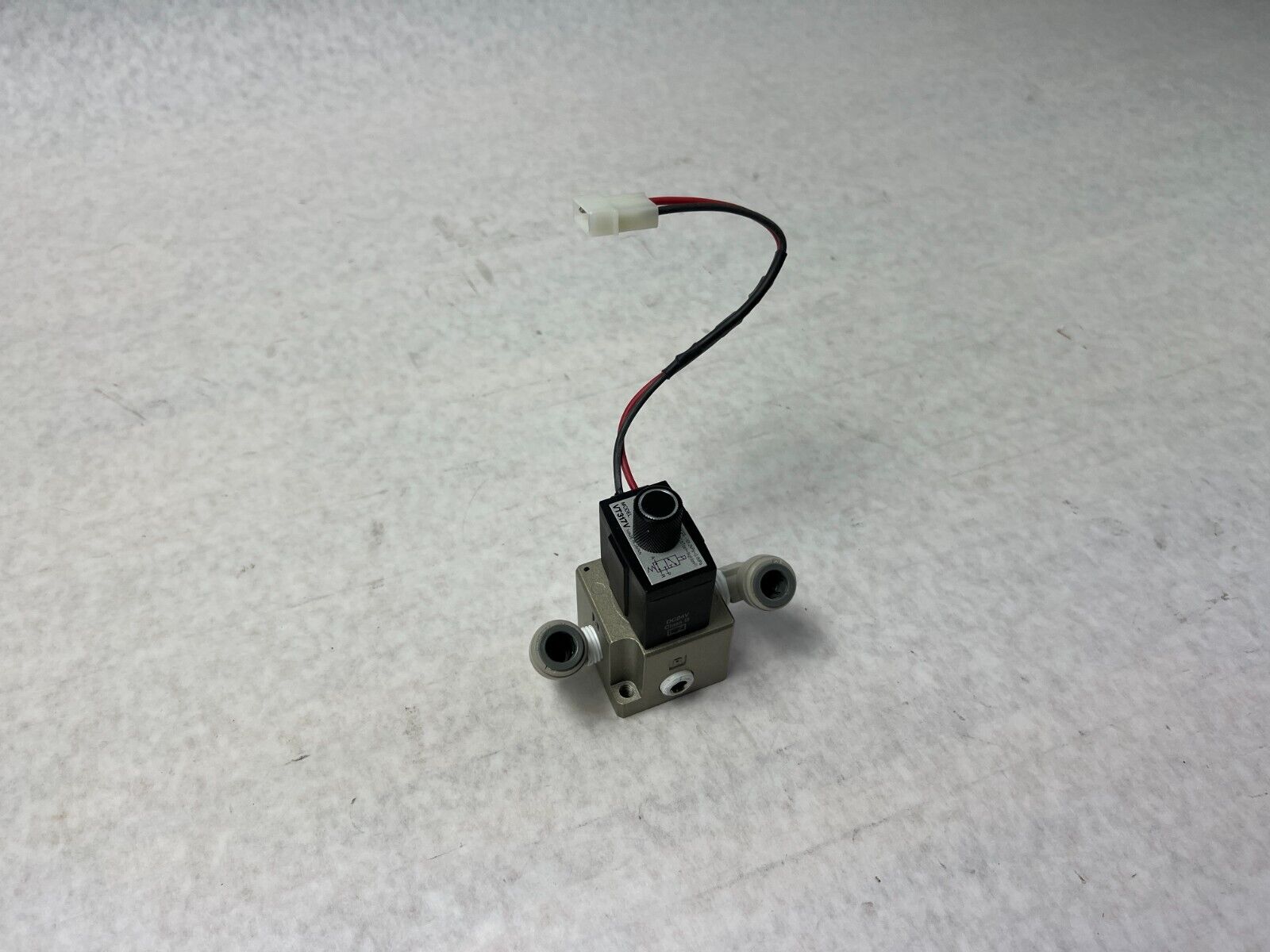 SMC Solenoid valve VT317V DC 24V