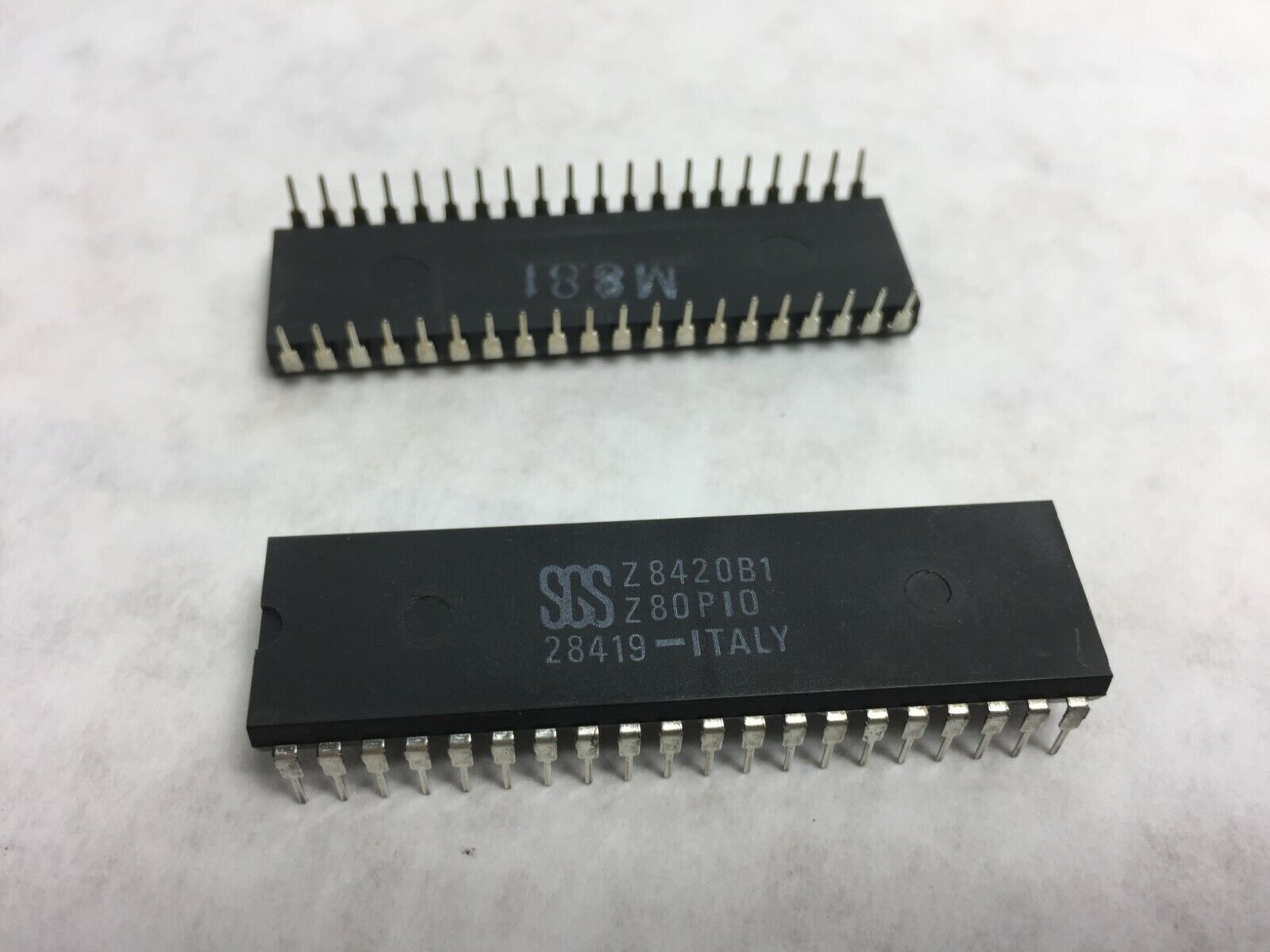 (2)  SGS Z8420B1 PIO Parallel In/Out Controller   NOS  Lot of 2