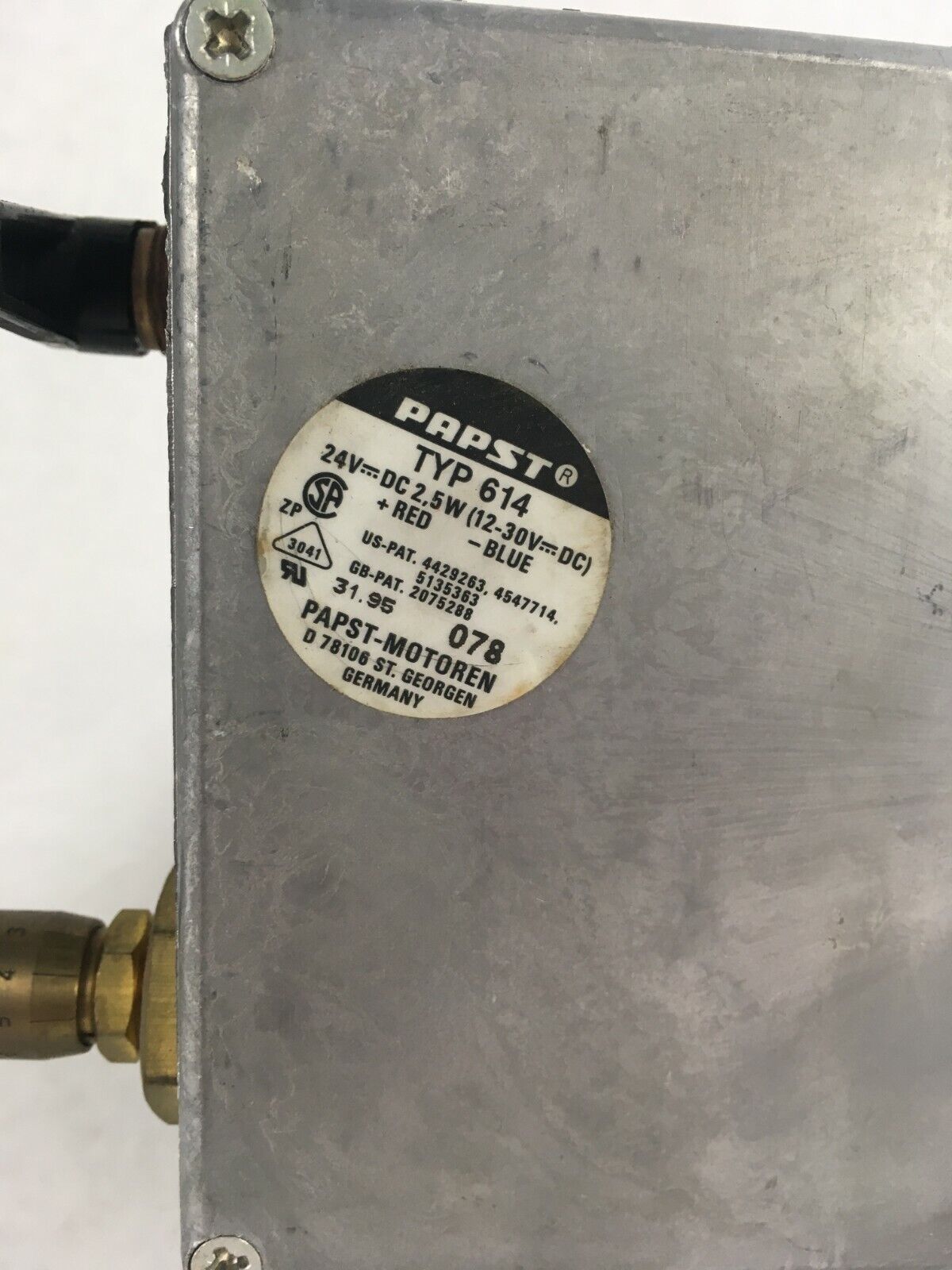 Pressure Compensated Flow Control Valve Vent With Container Vial