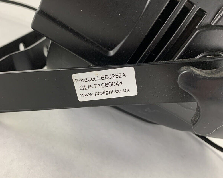 LEDJ Performer 18 RGBWA MKII 100-240V 50/60Hz LEDJ242A