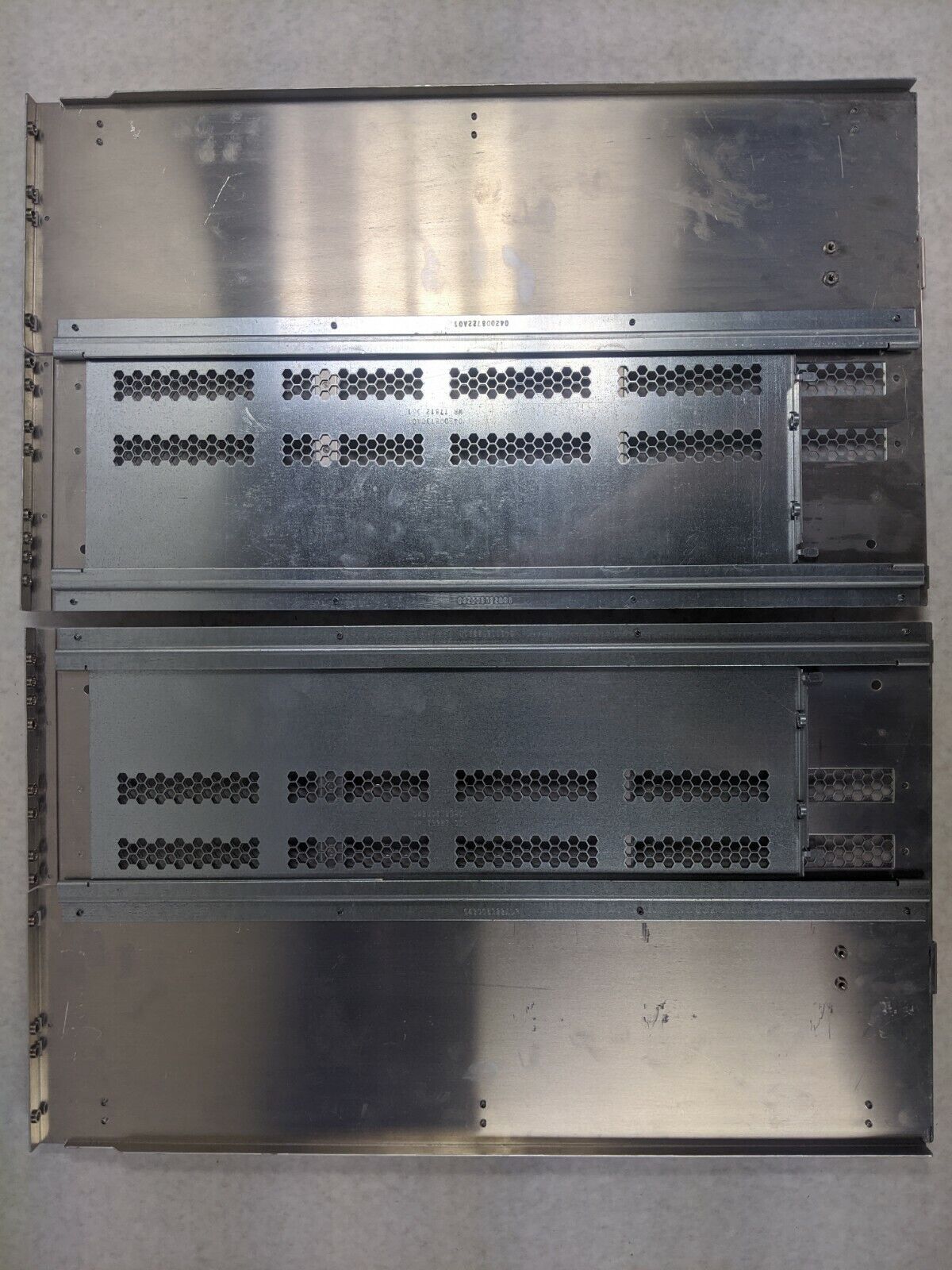 042008720 A01 WR 73987 001 Server Rail Kit Left and Right