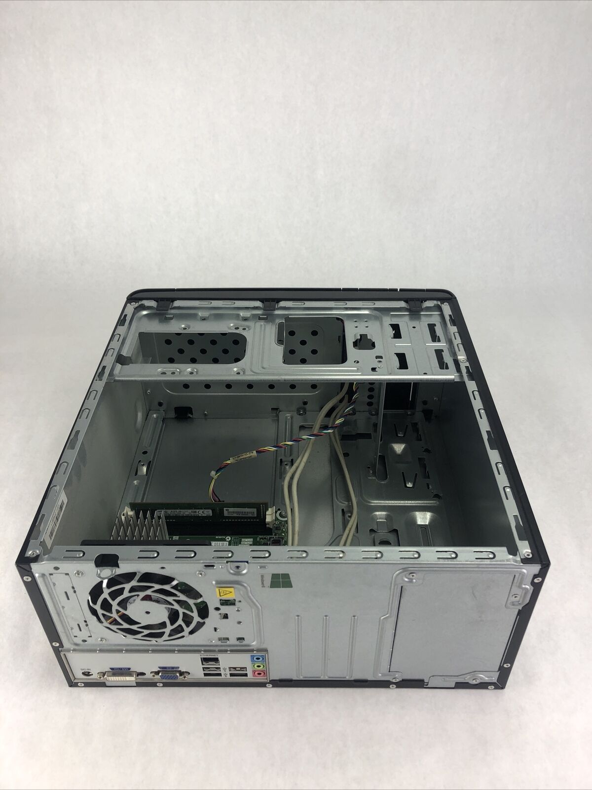 HP P2-1334 MT AMD E1-1200 APU 1.4GHz 4GB RAM No HDD No OS