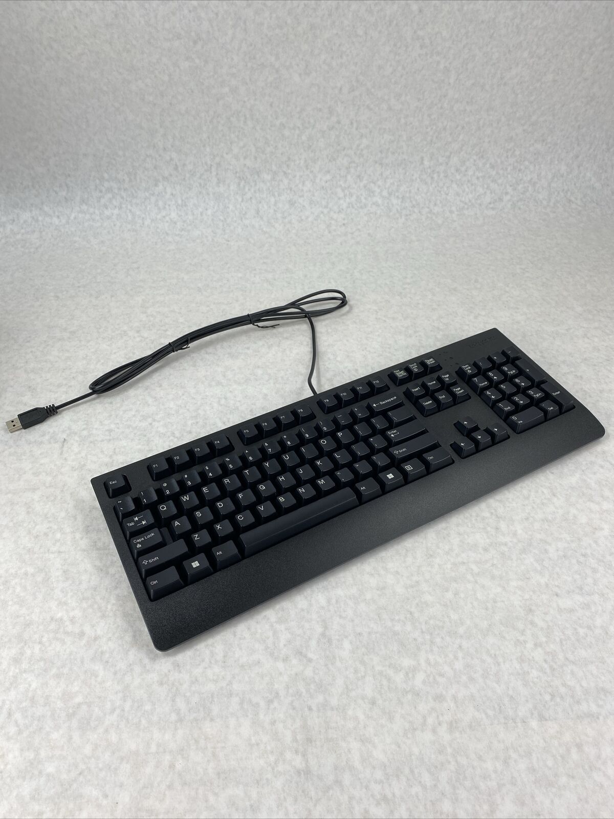 Lot of 4 Lenovo Traditional USB Wired Keyboards 00XH688 KBBH21