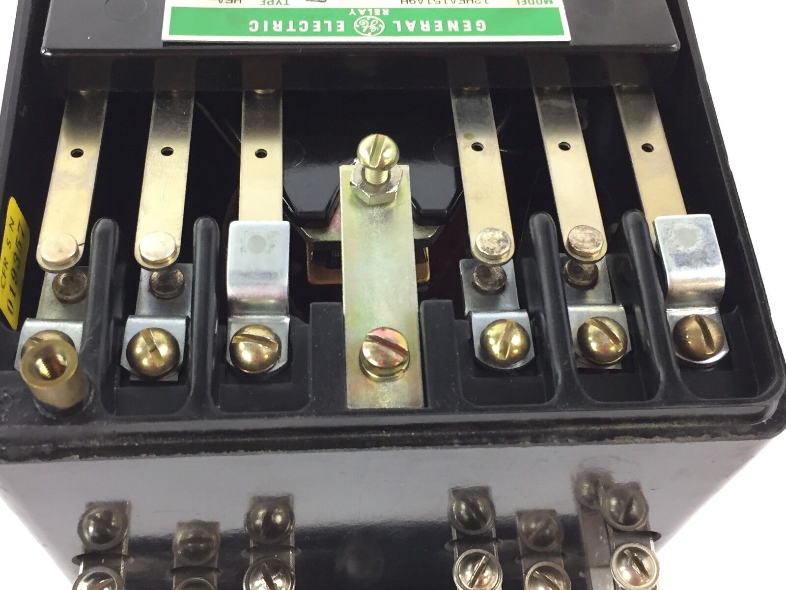 General Electric Relay Model 12HFA151A9H 120 Volt Multicontact CRACKED COVER