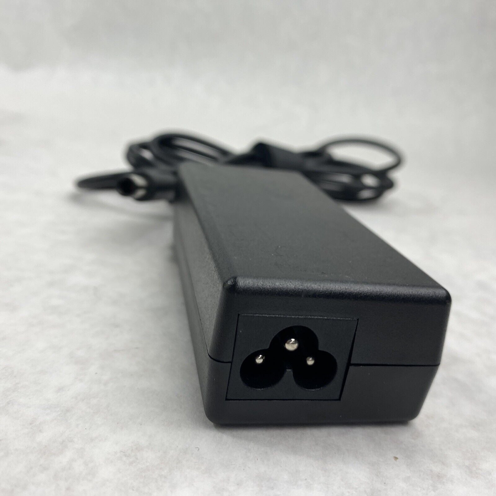 Lot of 8 Genuine HP 693711-001 65W AC Adapters 677774-001 Large Tip