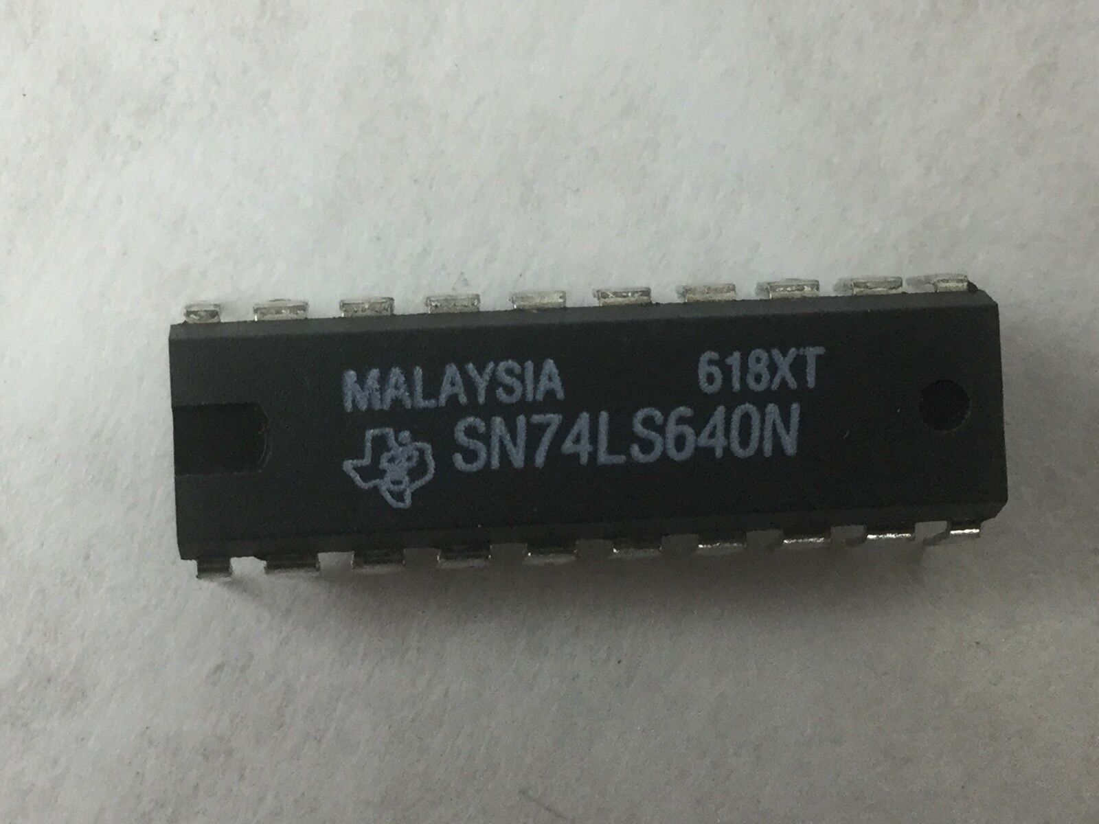 TEXAS SN74LS640N, IC BUS TRANSCEIVER 8BIT 20 DIP, Lot of 2