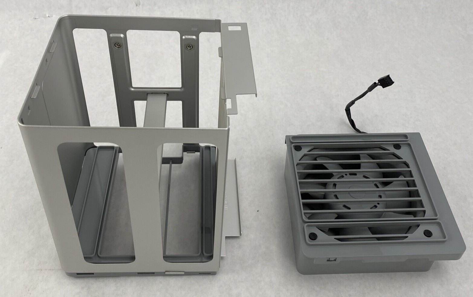 Apple 815-9399 Mac Pro Memory Cage with Rear-Fan-815-9400 UNTESTED