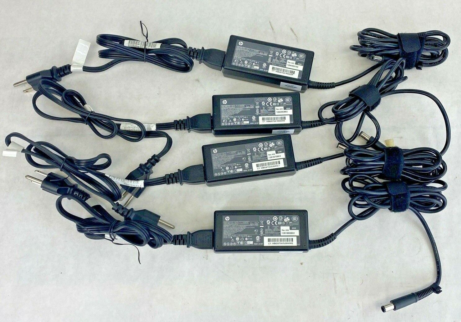 Genuine HP AC Power Adapter 608425-001 609939-001 18.5V 3.5A 65W Lot of 4