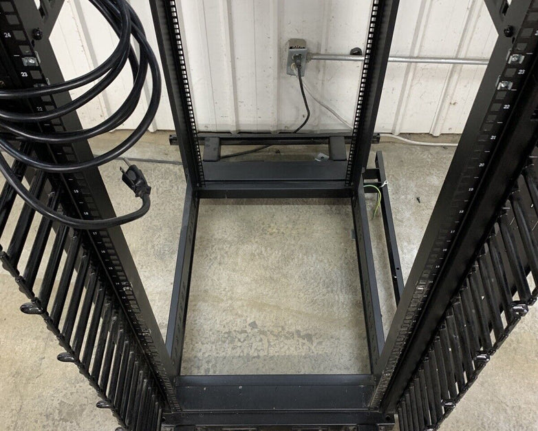 Siemen Vertipod Server Rack 45U Vp2-0AC111 Right Side No Panels