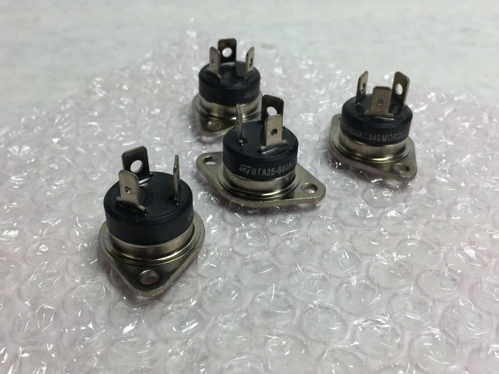 ST BTA25-600AC840 TRIAC  Lot of 4