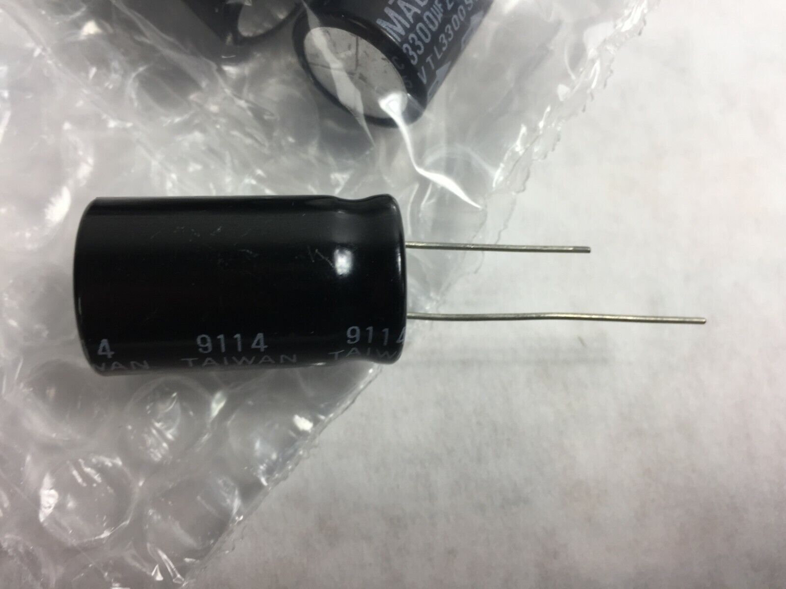 (23) Mallory 3300uF 25VDC Capacitor  Lot of 23  NOS