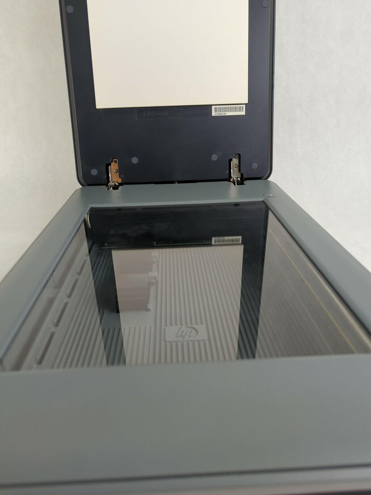 HP ScanJet G4050 Flatbed Photo Document Scanner - No Power Adapter