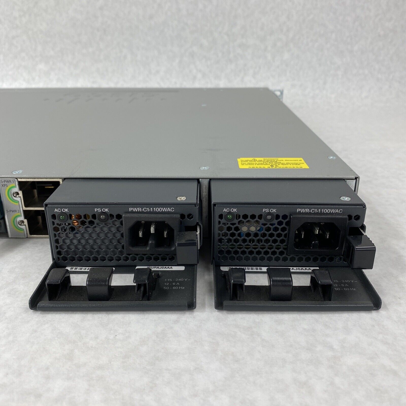Cisco WS-C3850-48PW-S V04 Catalyst 3850 48 PoE+ LAN Network Switch Two PSU