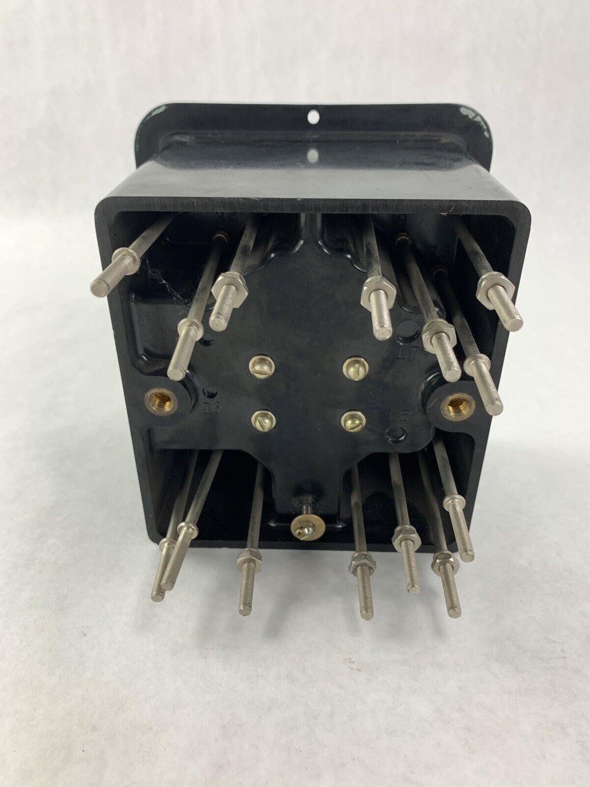 GE 12HFA151A2F Auxiliary Relay 125 Volts DC/CY Type HFA No Cover