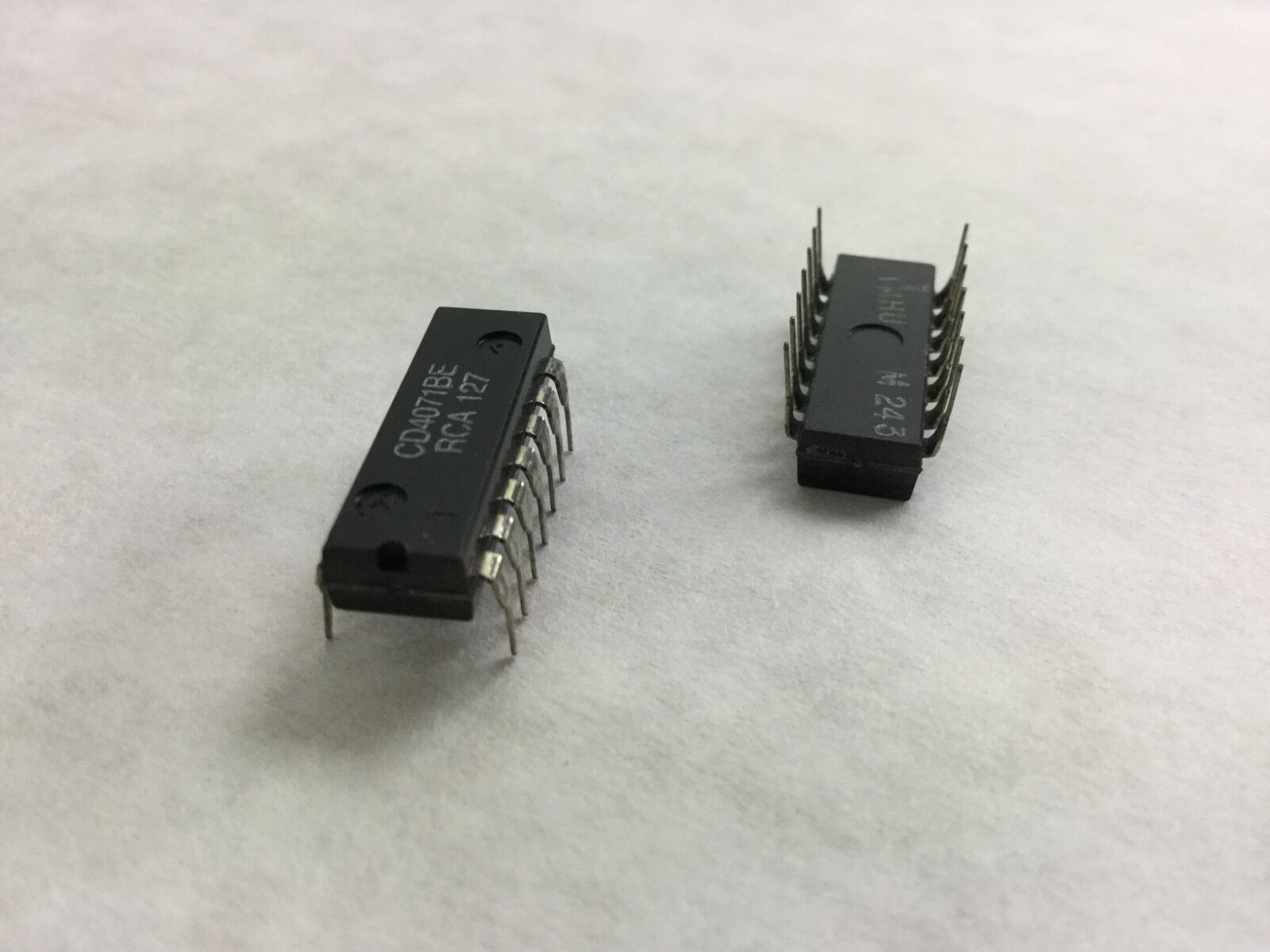 Genuine RCA CD4071BE 14 Pin Lot of 24
