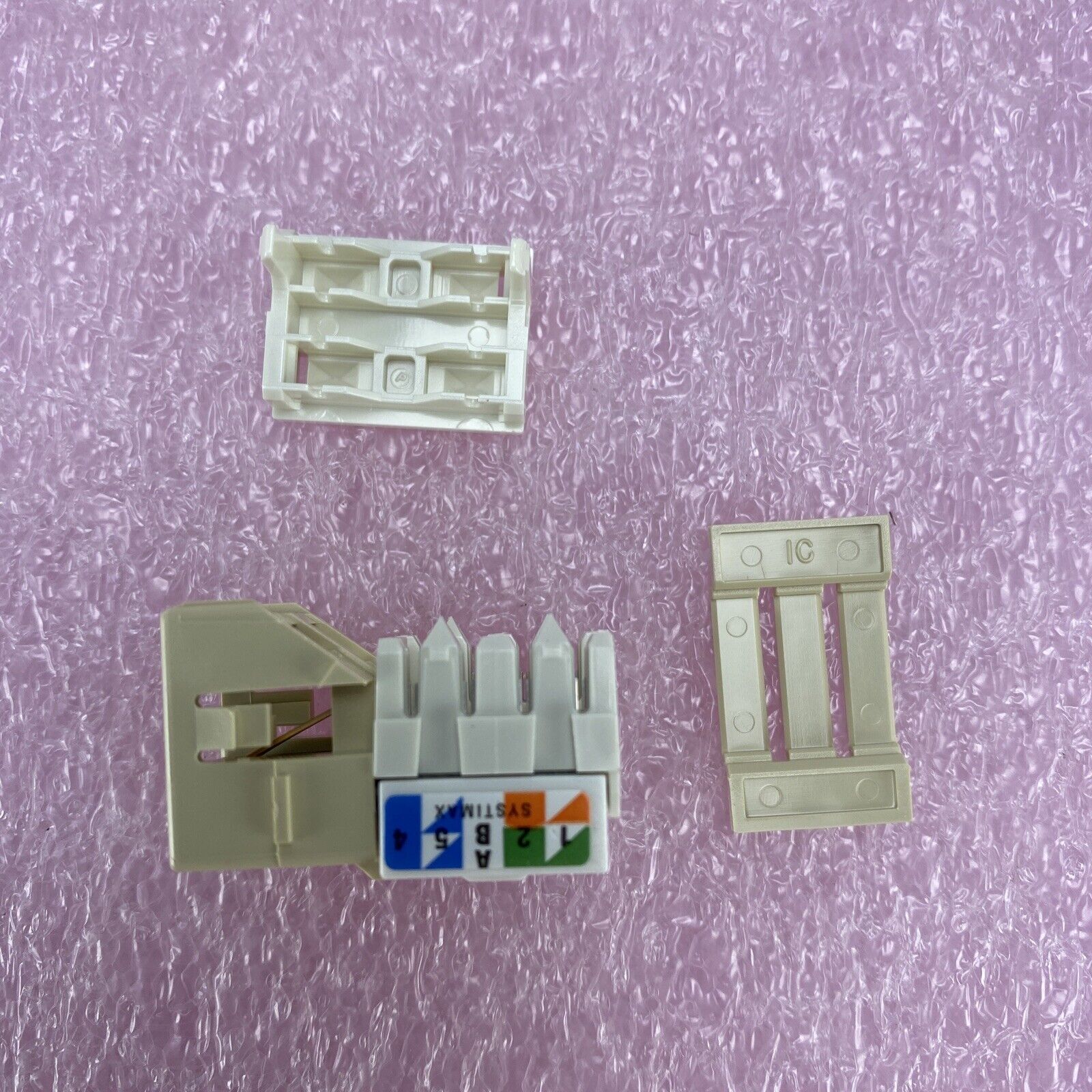 Lot( 2 ) Commscope 108232737 Ivory MPS100E-246 RJ45 CAT 5e U/utp Information