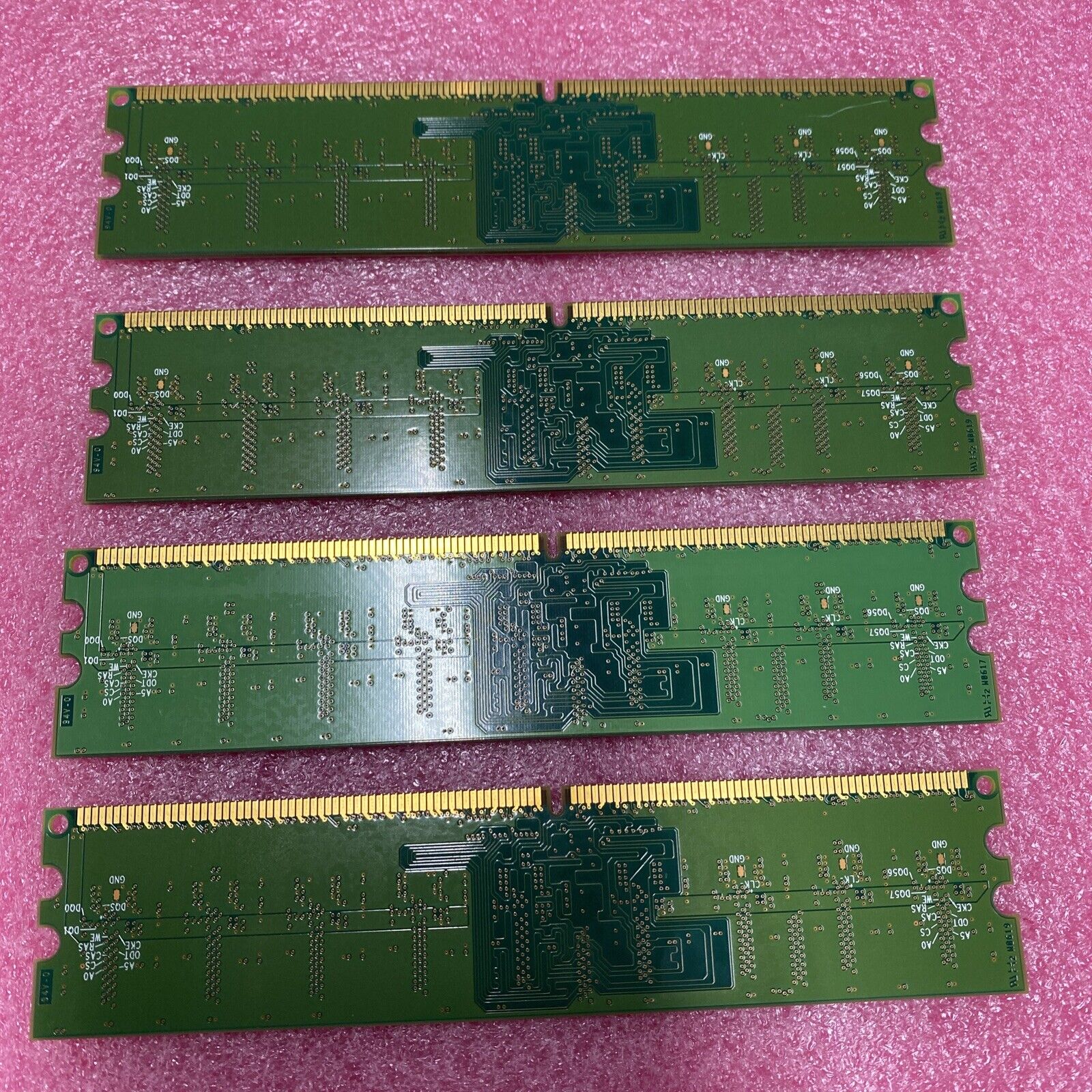 4x 512MB Infineon HYS64T64000HU-3.7-A 1Rx8 PC2-4200U-444-11-A1 memory RAM