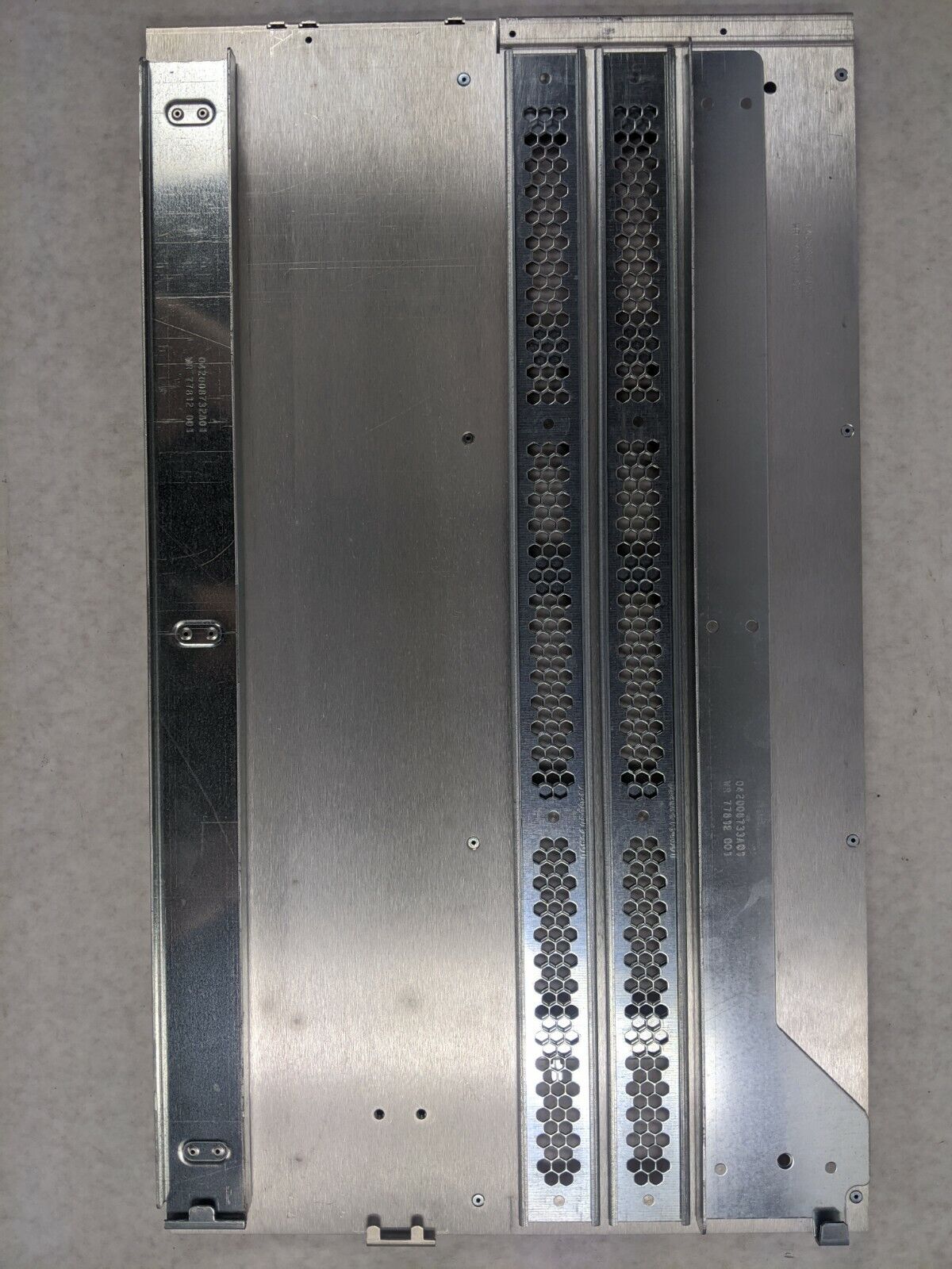042008720 A01 WR 73987 001 Server Rail Kit Left and Right