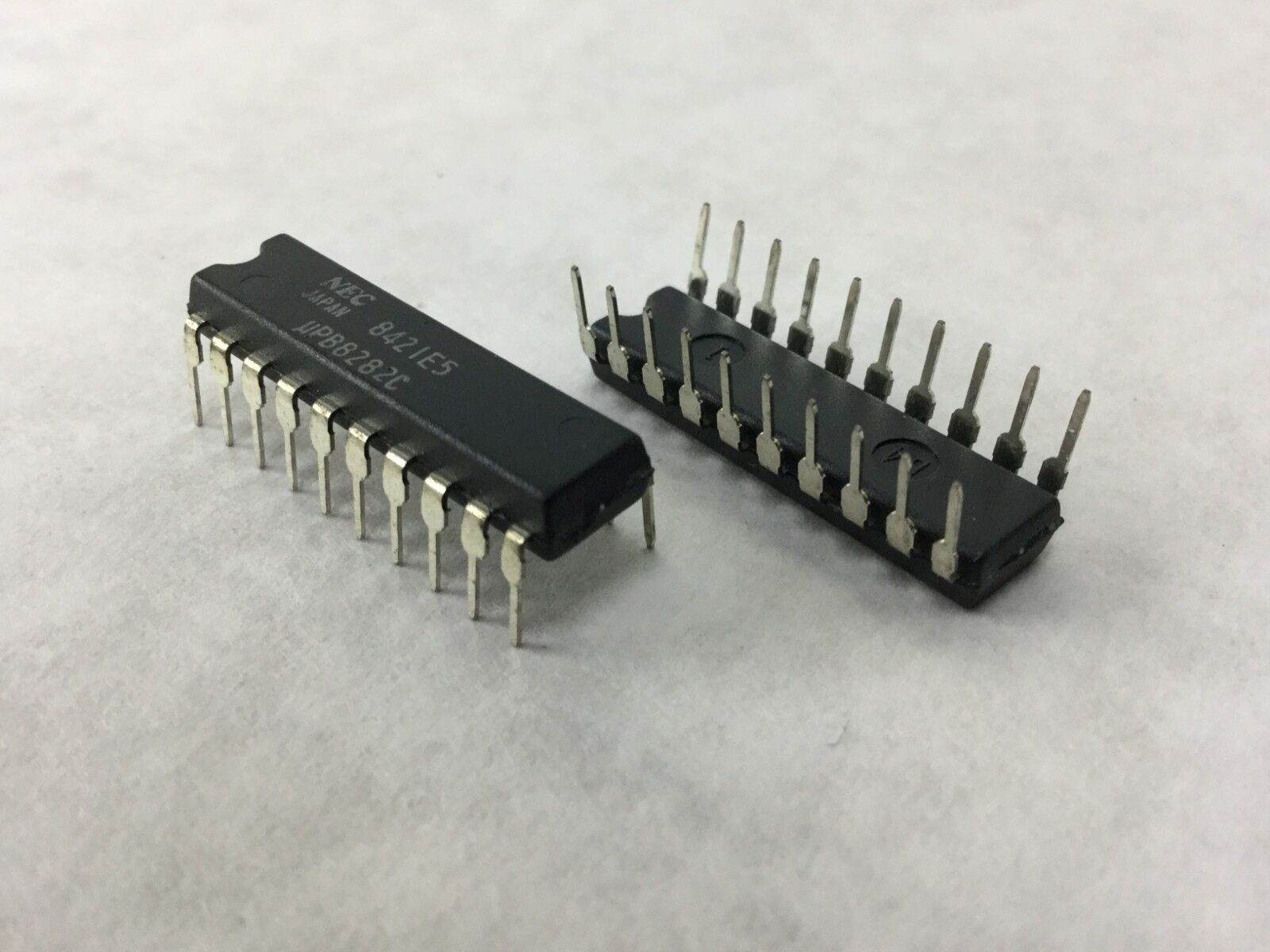 NEC  8421E5 Transistor  20 Pin Dip   Lot of 4  NEW