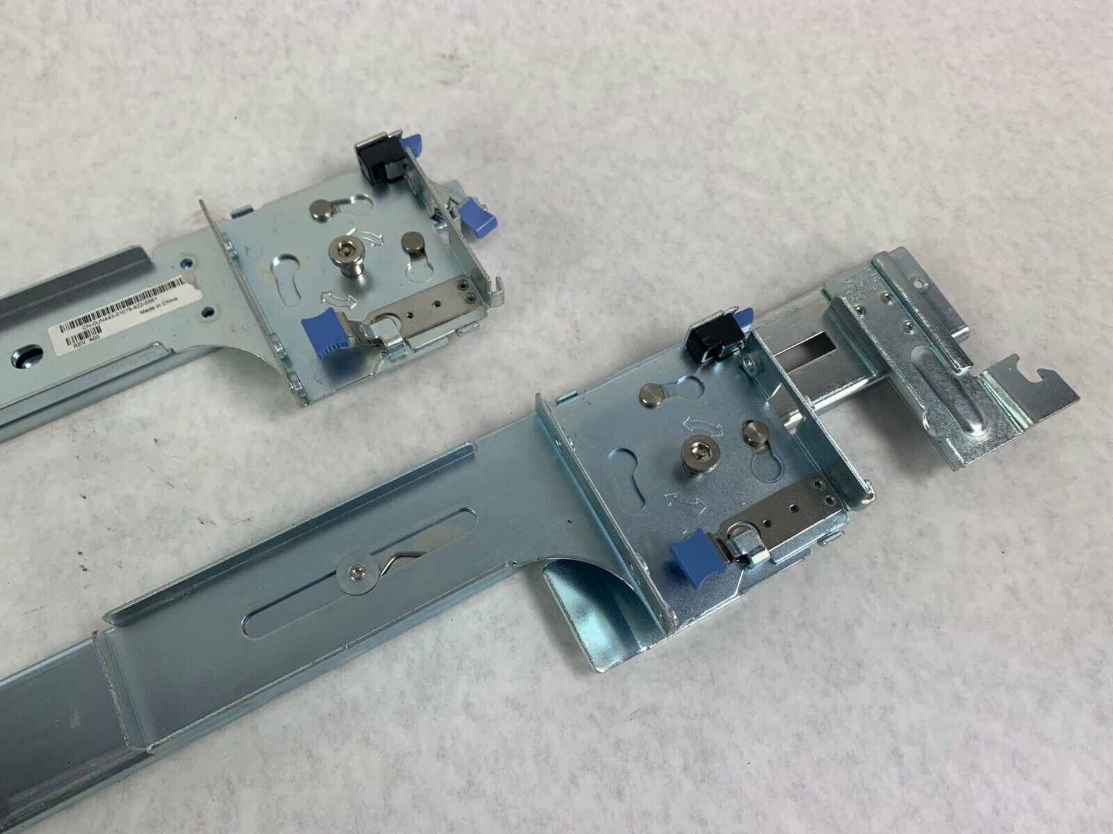 Dell UN443 GM76 PowerEdge 2950 Server L & R Sever Workstation Rail Kits