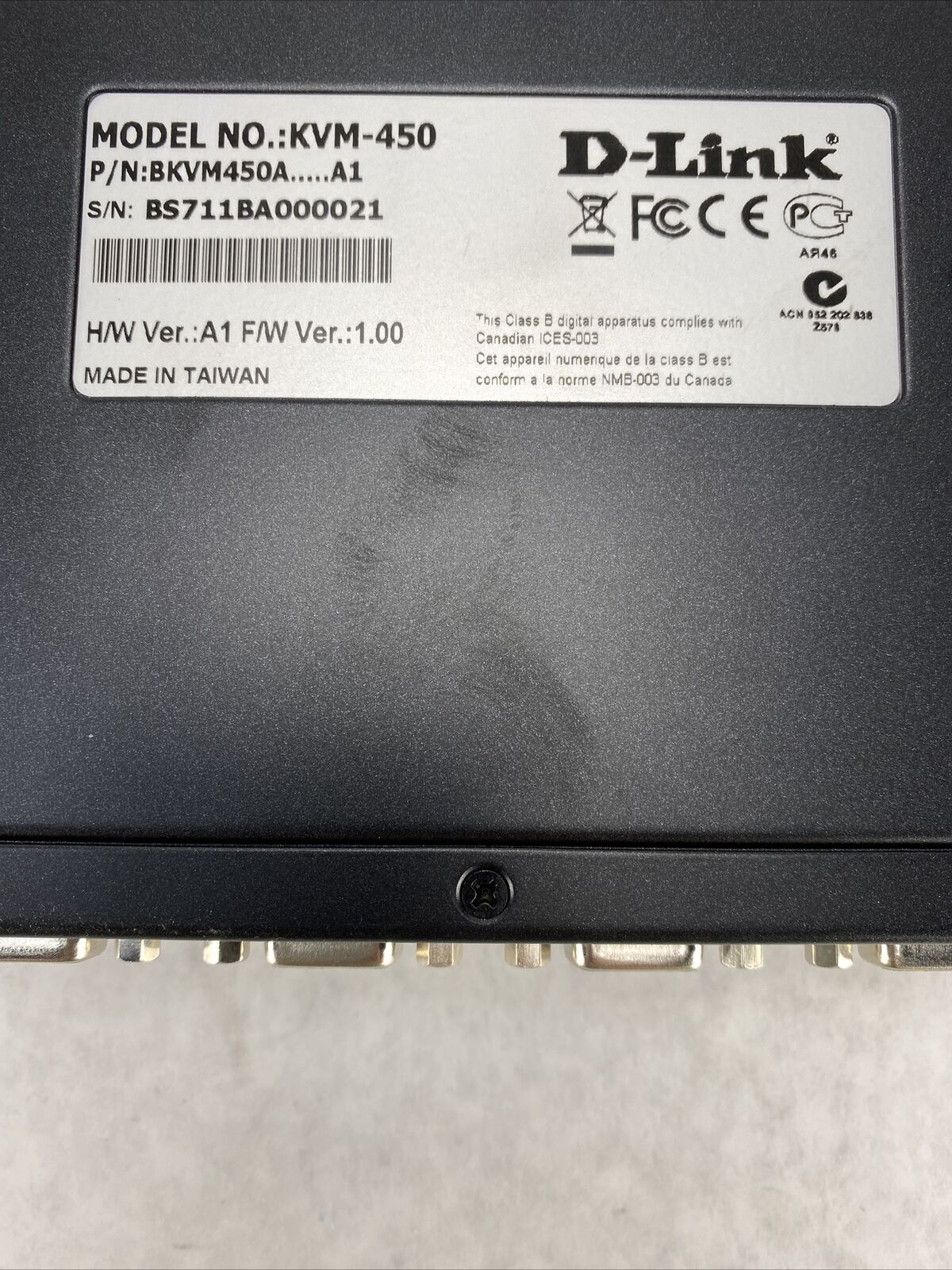 D-Link KVM-450 16 Port KVM Switch PS/2 Stackable NOS