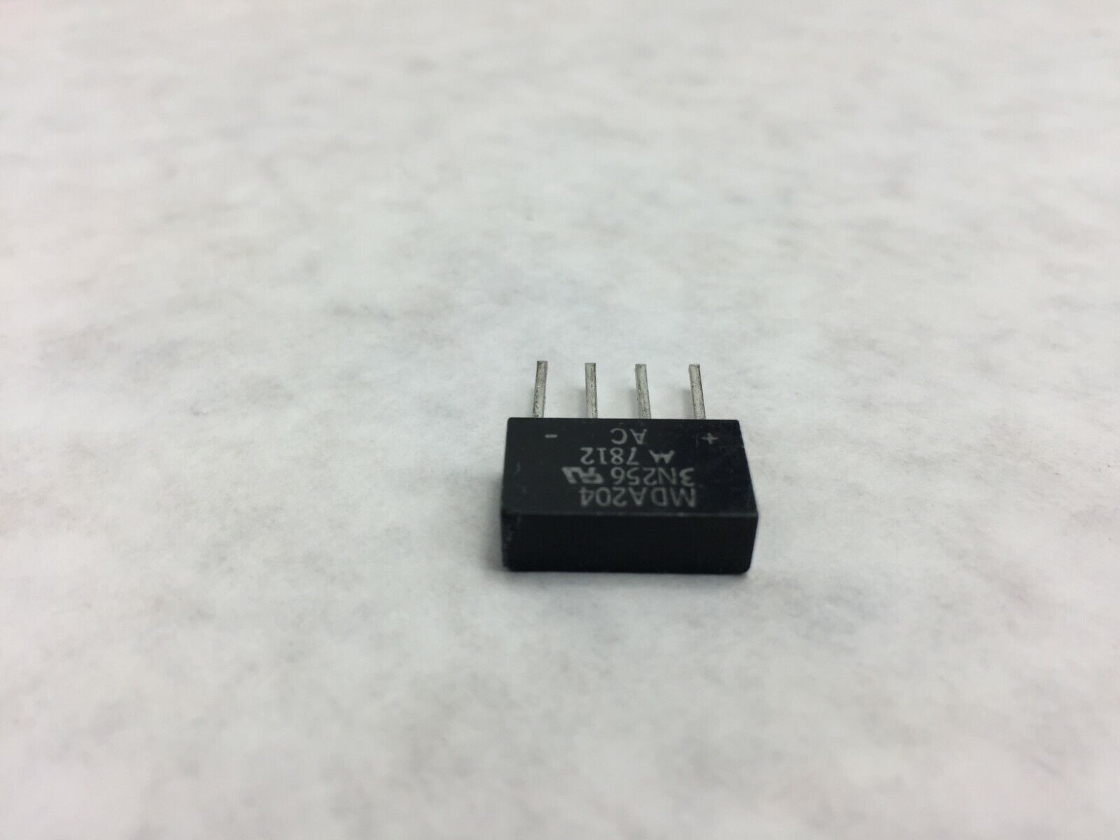 Motorola MDA2043N256 Integrated Circuit      Lot of 4   NOS